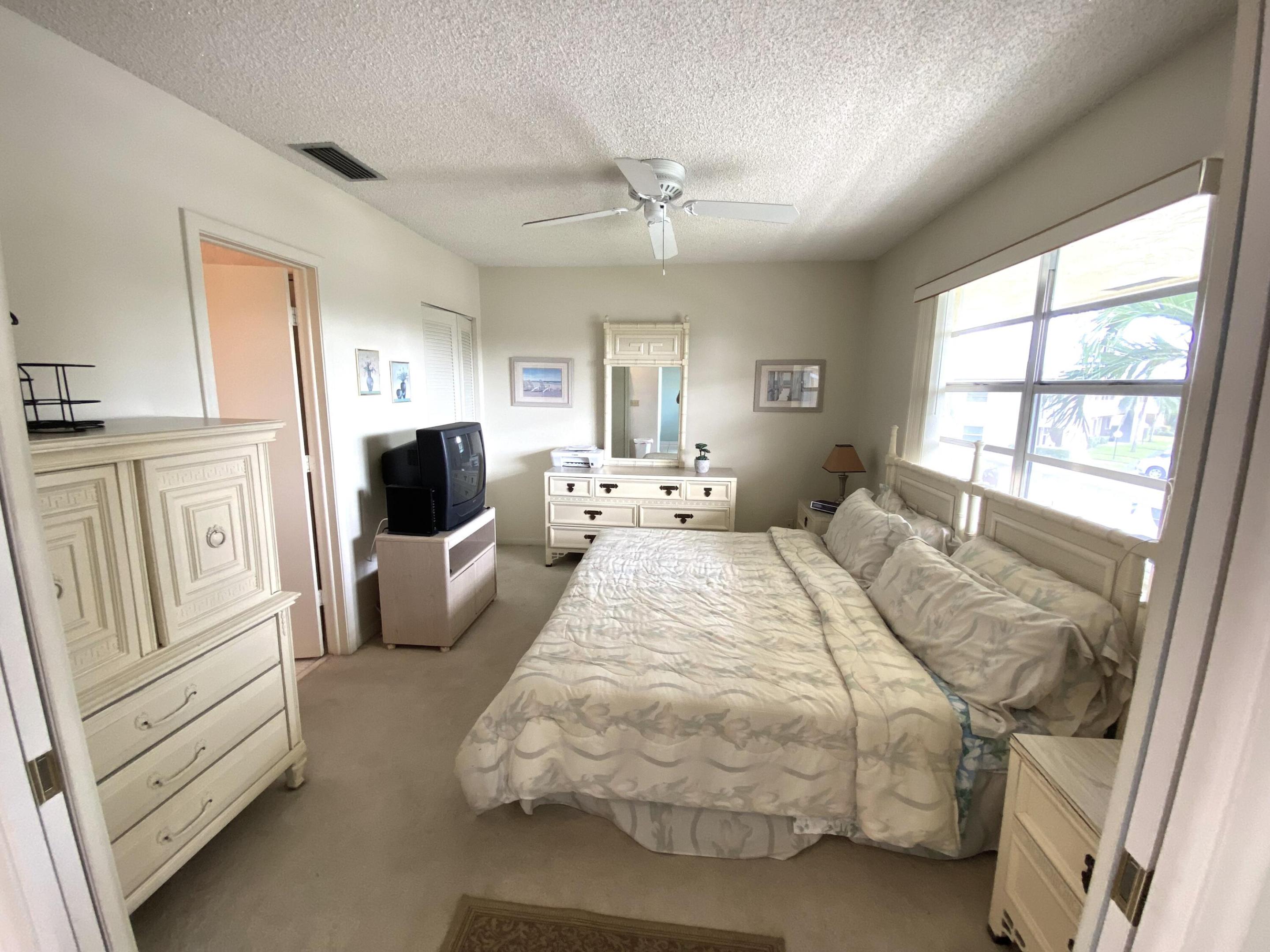 1100 Boxwood Drive 202