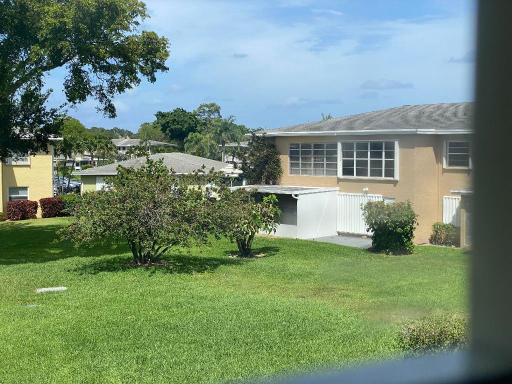 1100 Boxwood Drive 202