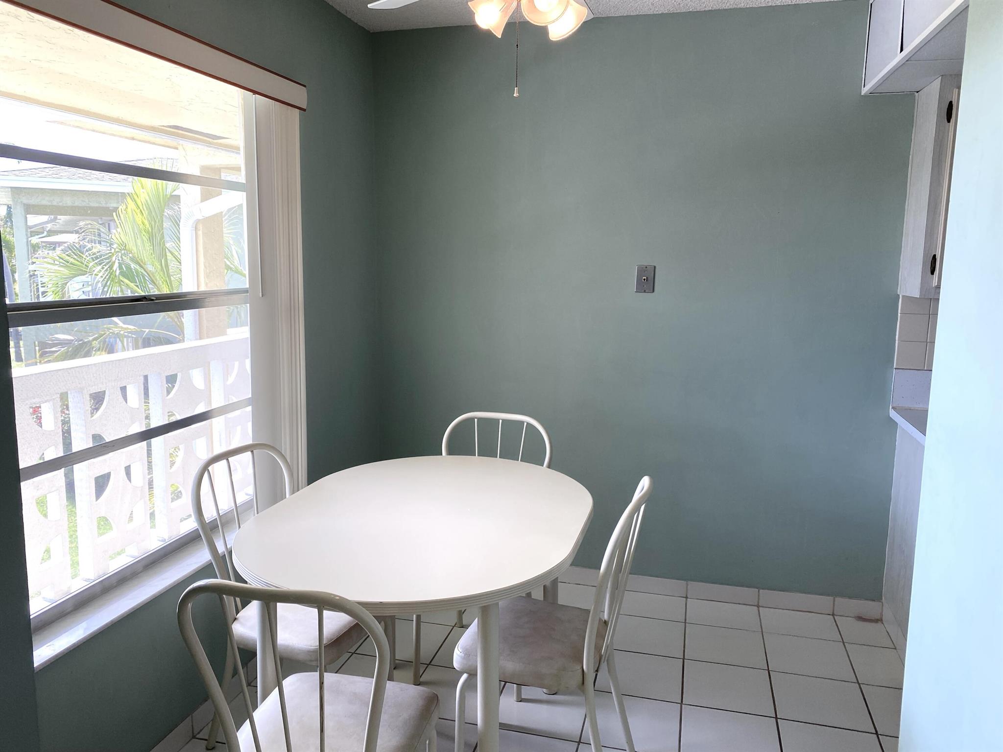 1100 Boxwood Drive 202