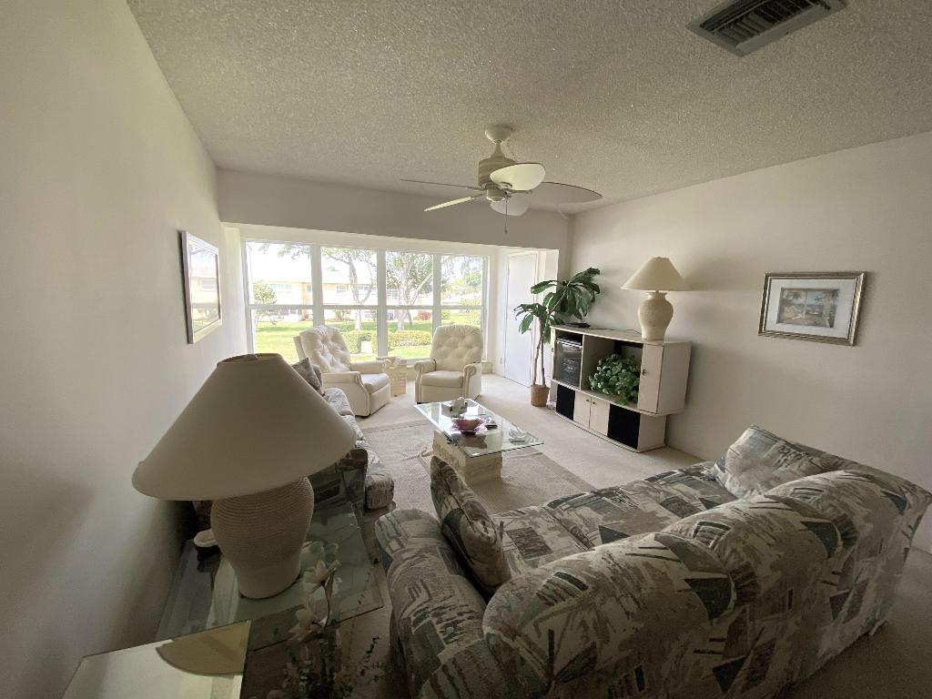 1100 Boxwood Drive 202