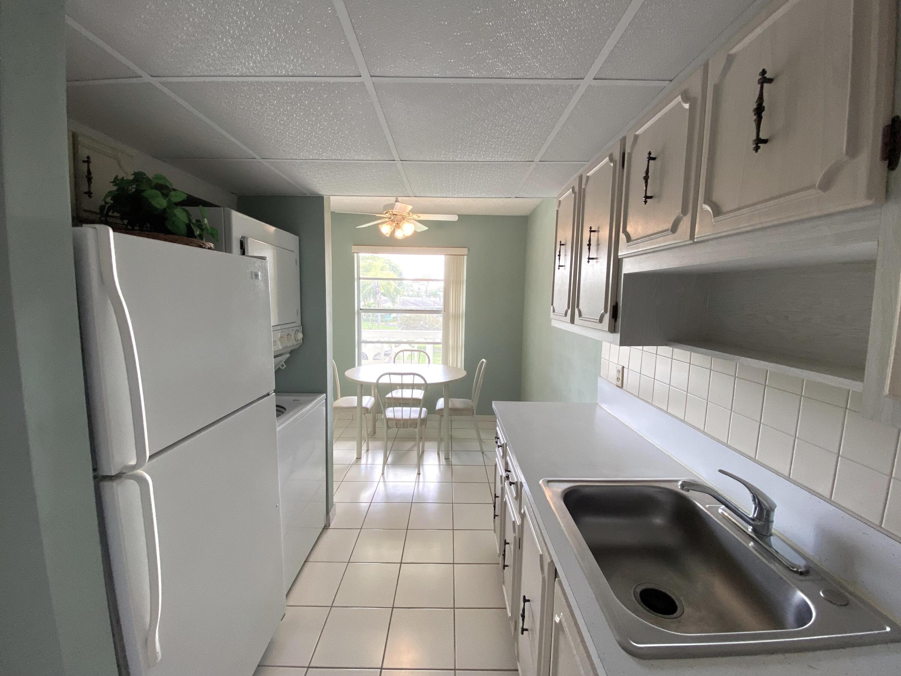 1100 Boxwood Drive 202