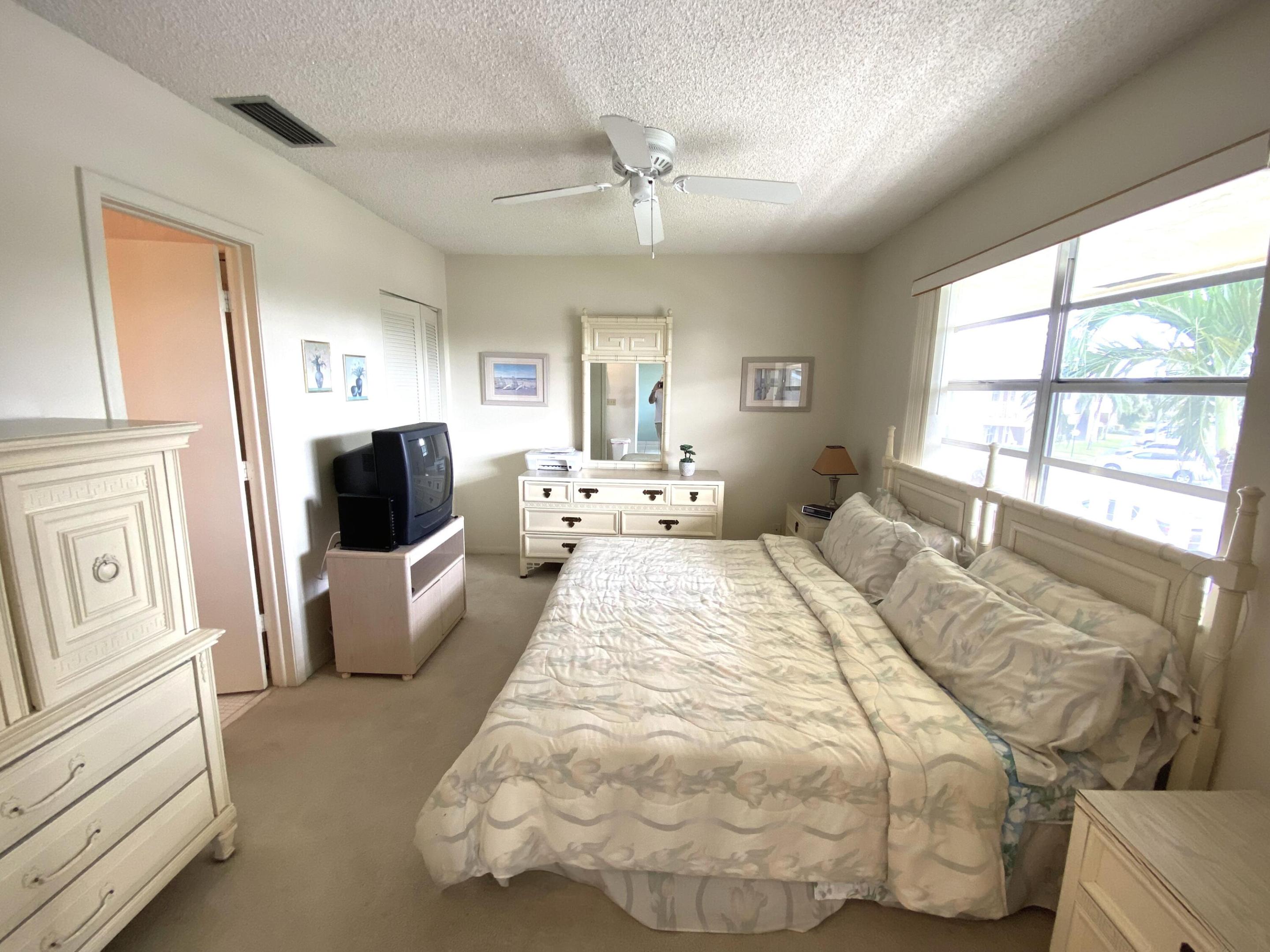 1100 Boxwood Drive 202