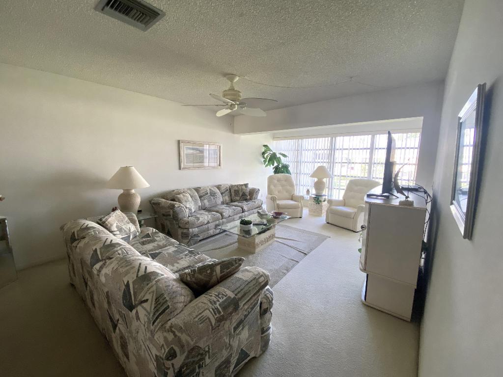 1100 Boxwood Drive 202