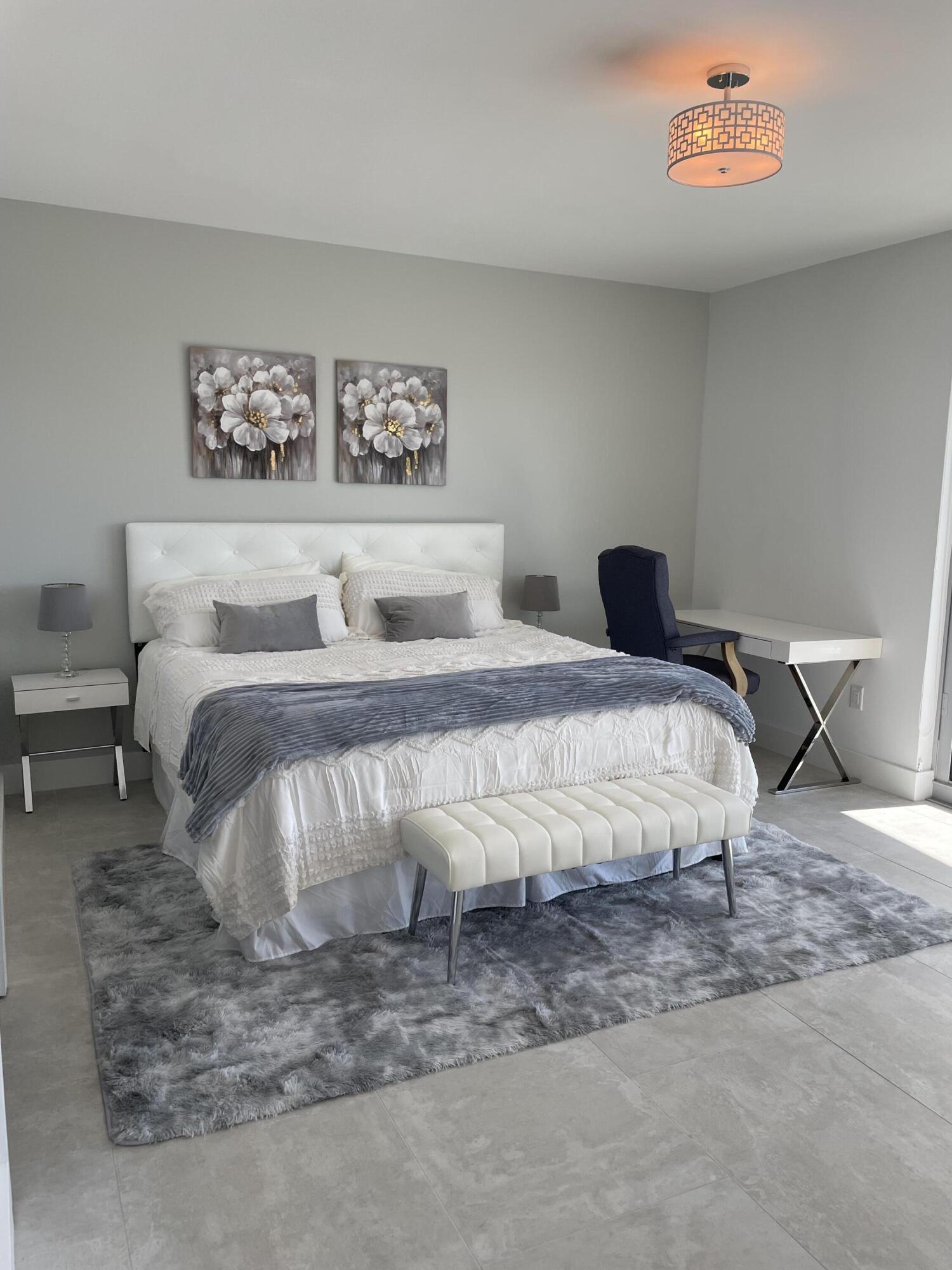 1180 N Federal Highway 1009