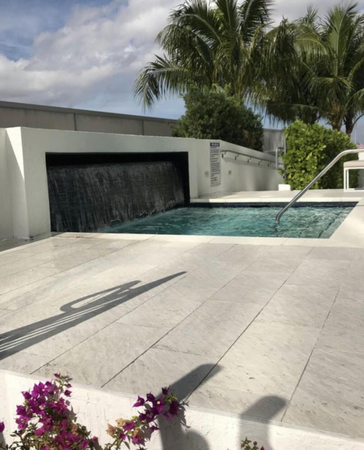 1180 N Federal Highway 1009