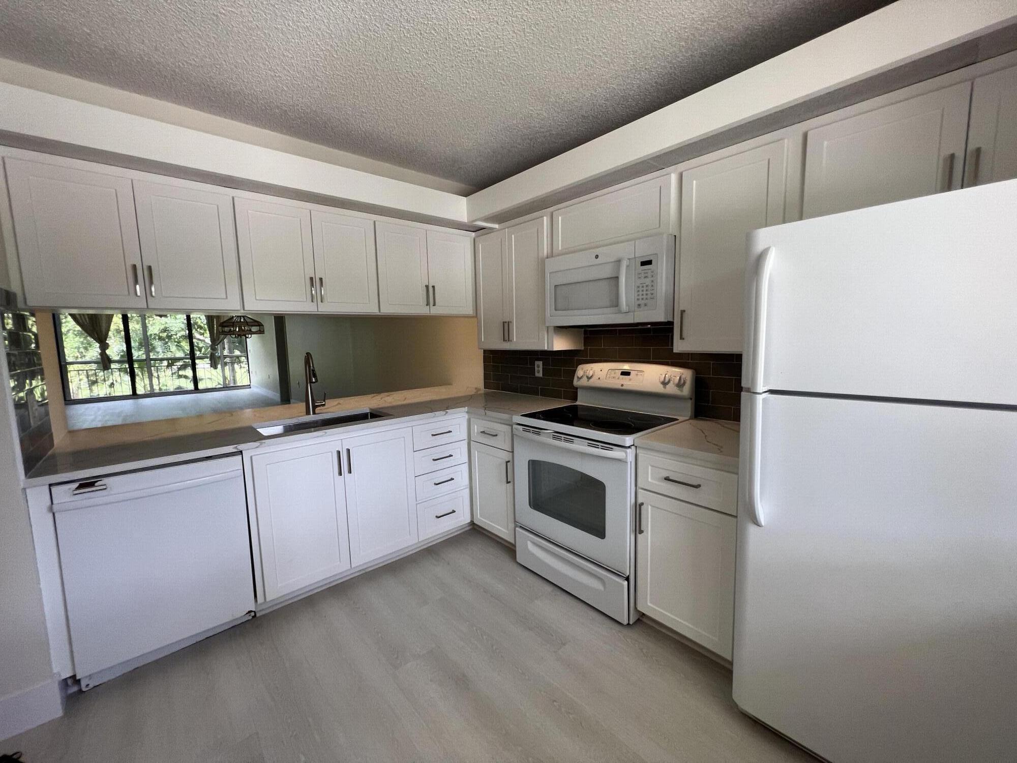 6169 Balboa Circle 205