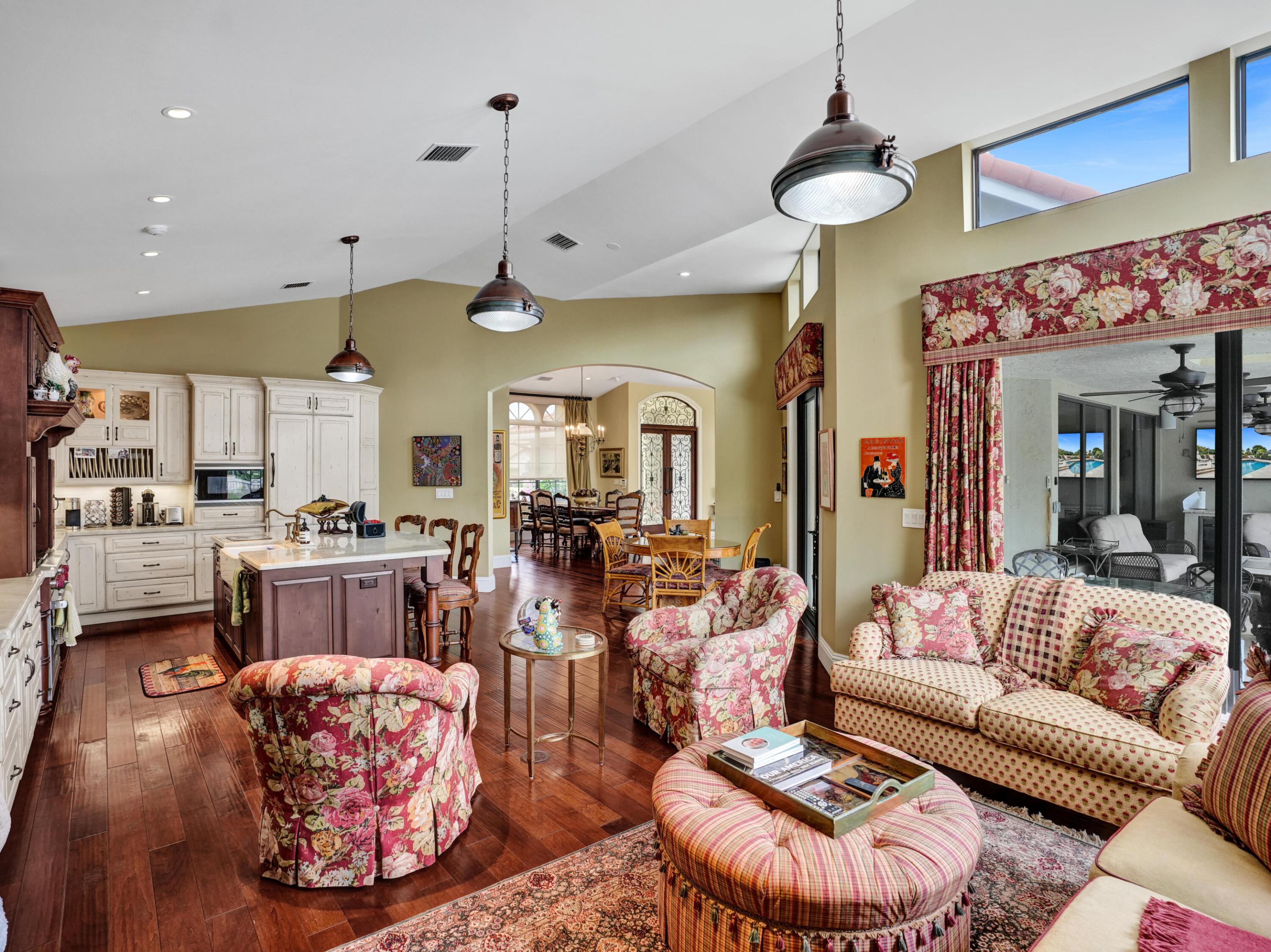 10646 Boca Woods Lane