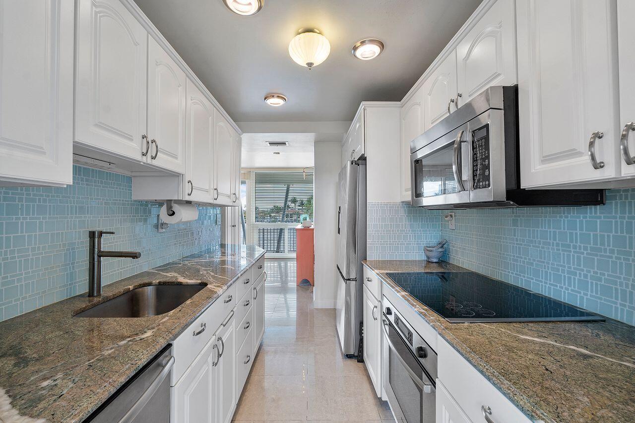 1221 Hillsboro Mile 36b