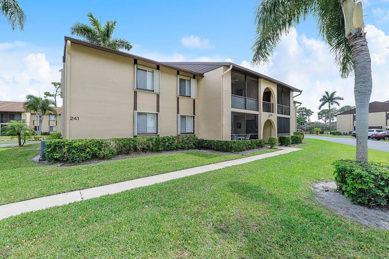241 Pine Hov Cir Circle D-2