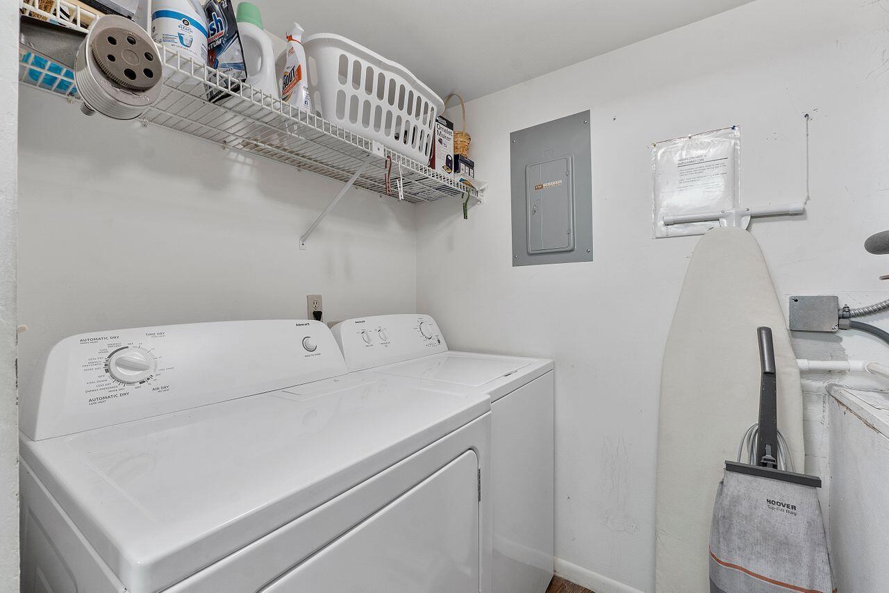 241 Pine Hov Cir Circle D-2