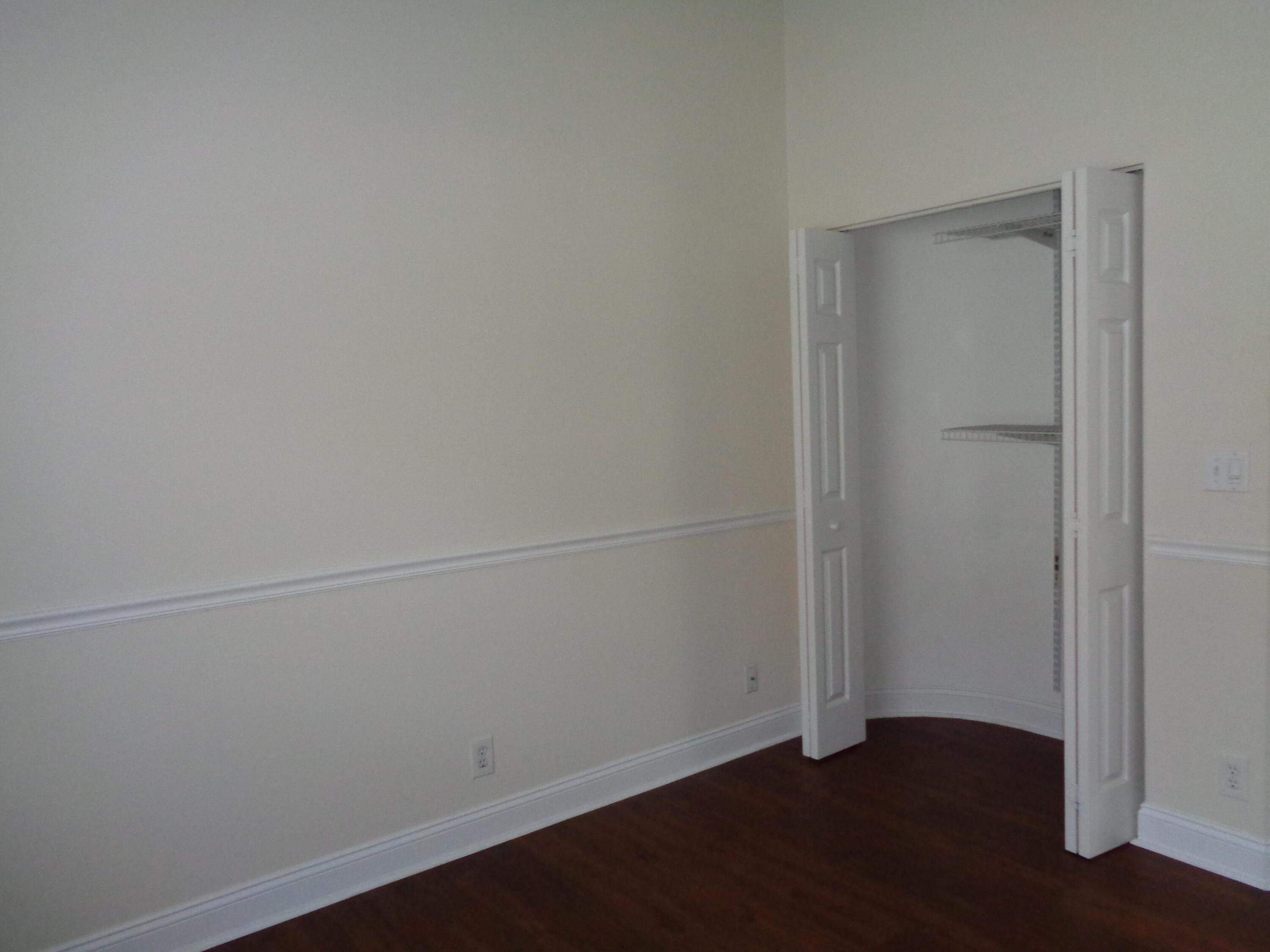 7512 Stirling Bridge Boulevard N