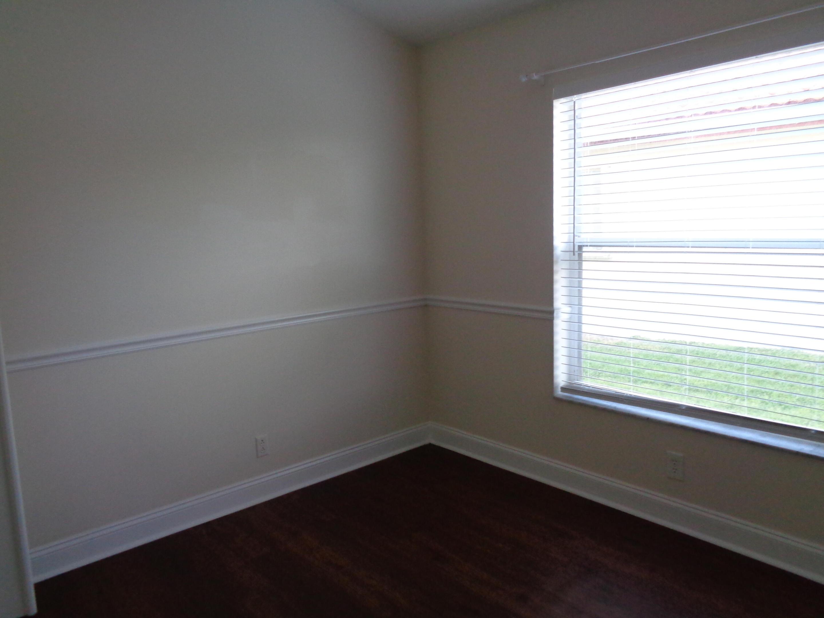 7512 Stirling Bridge Boulevard N