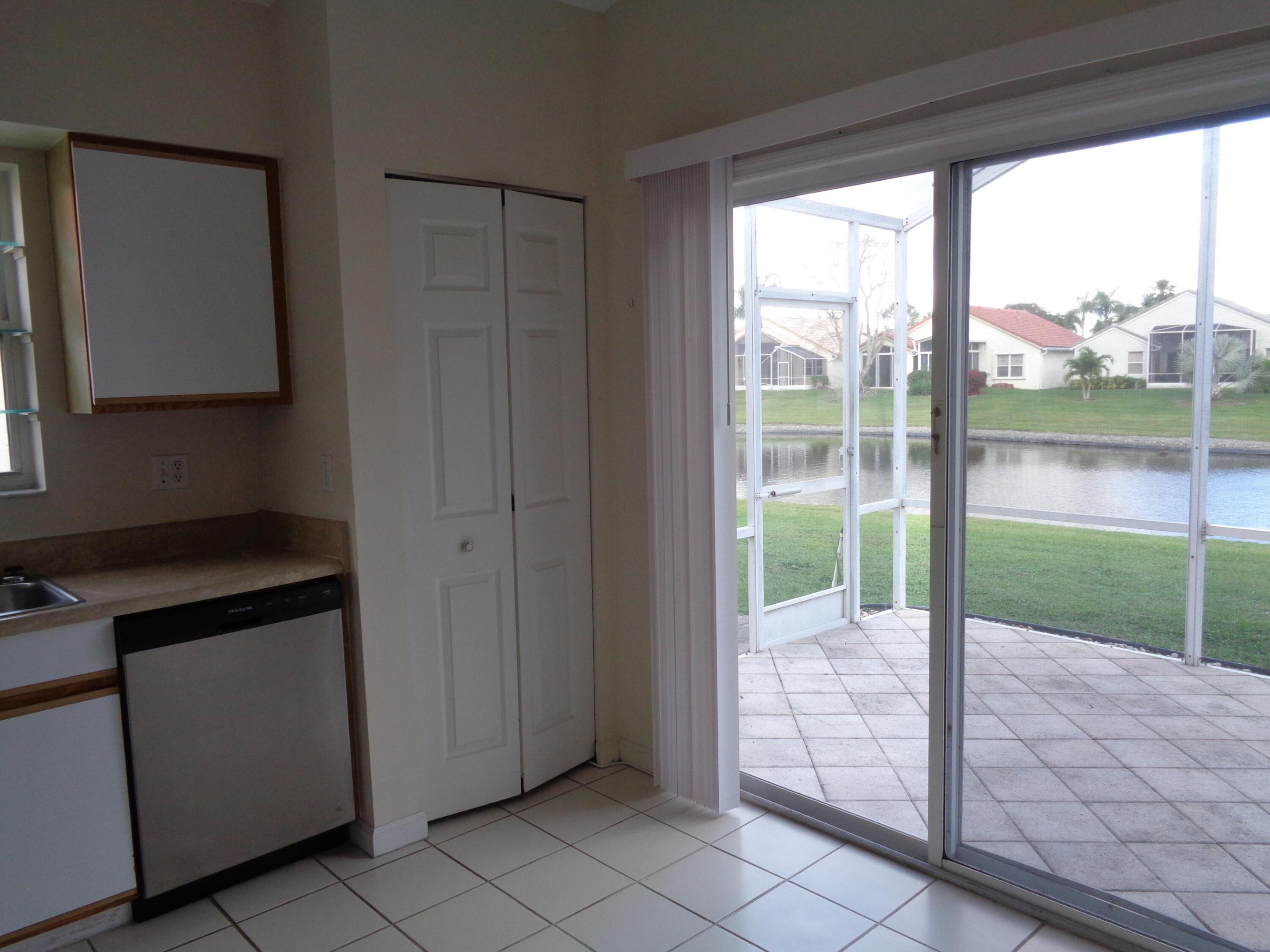 7512 Stirling Bridge Boulevard N