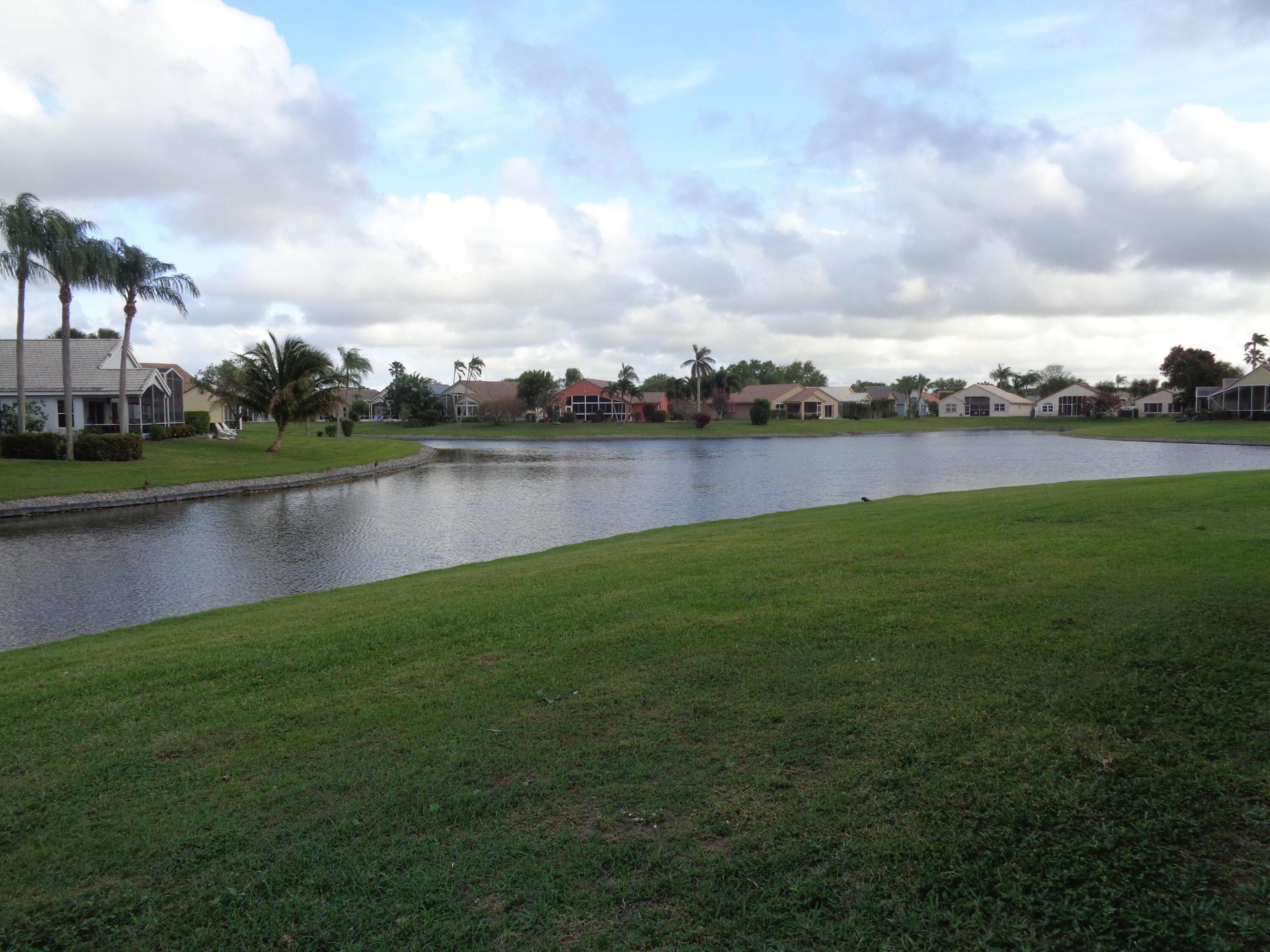 7512 Stirling Bridge Boulevard N