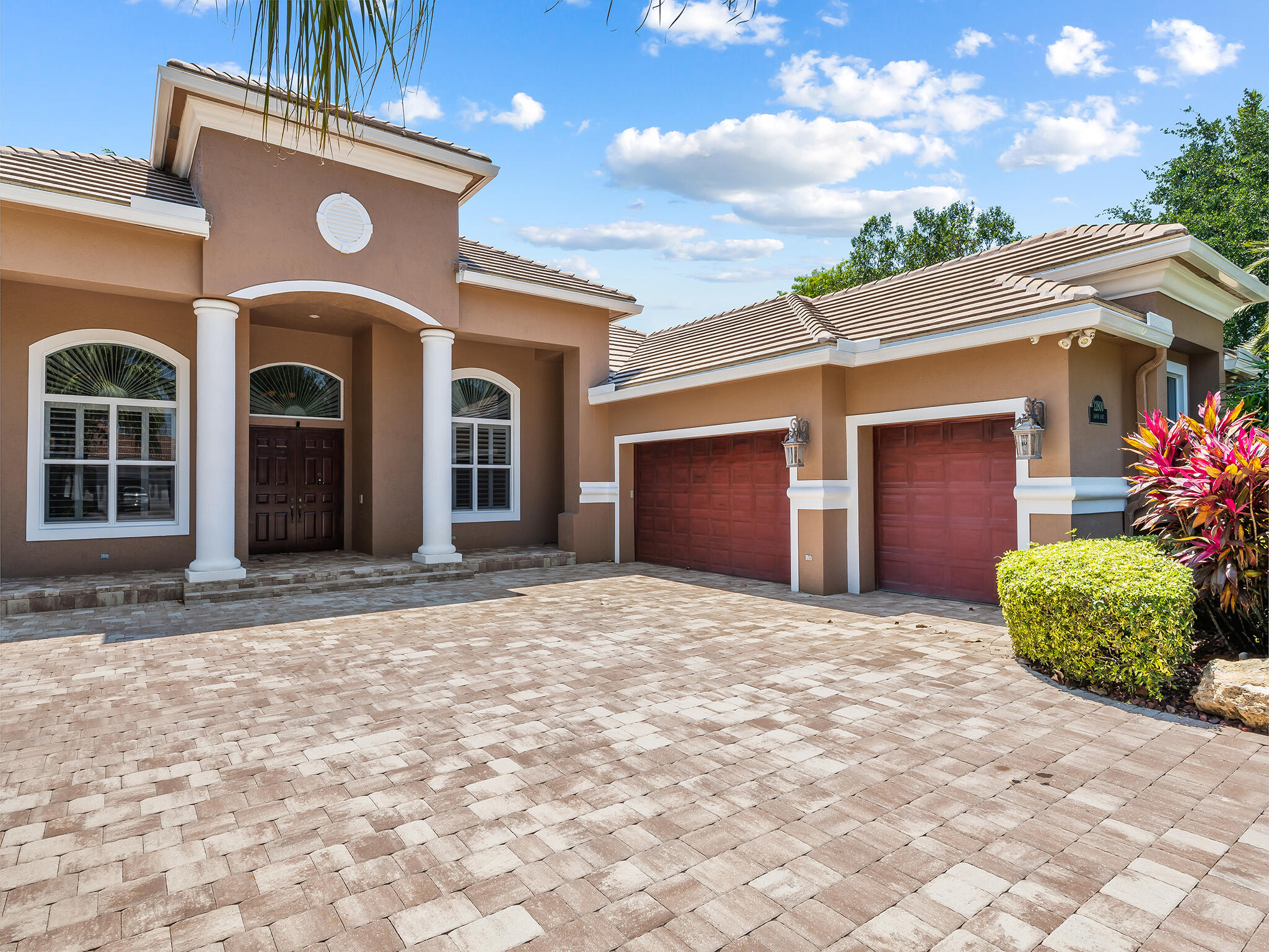 12800 Kapok Lane, Davie