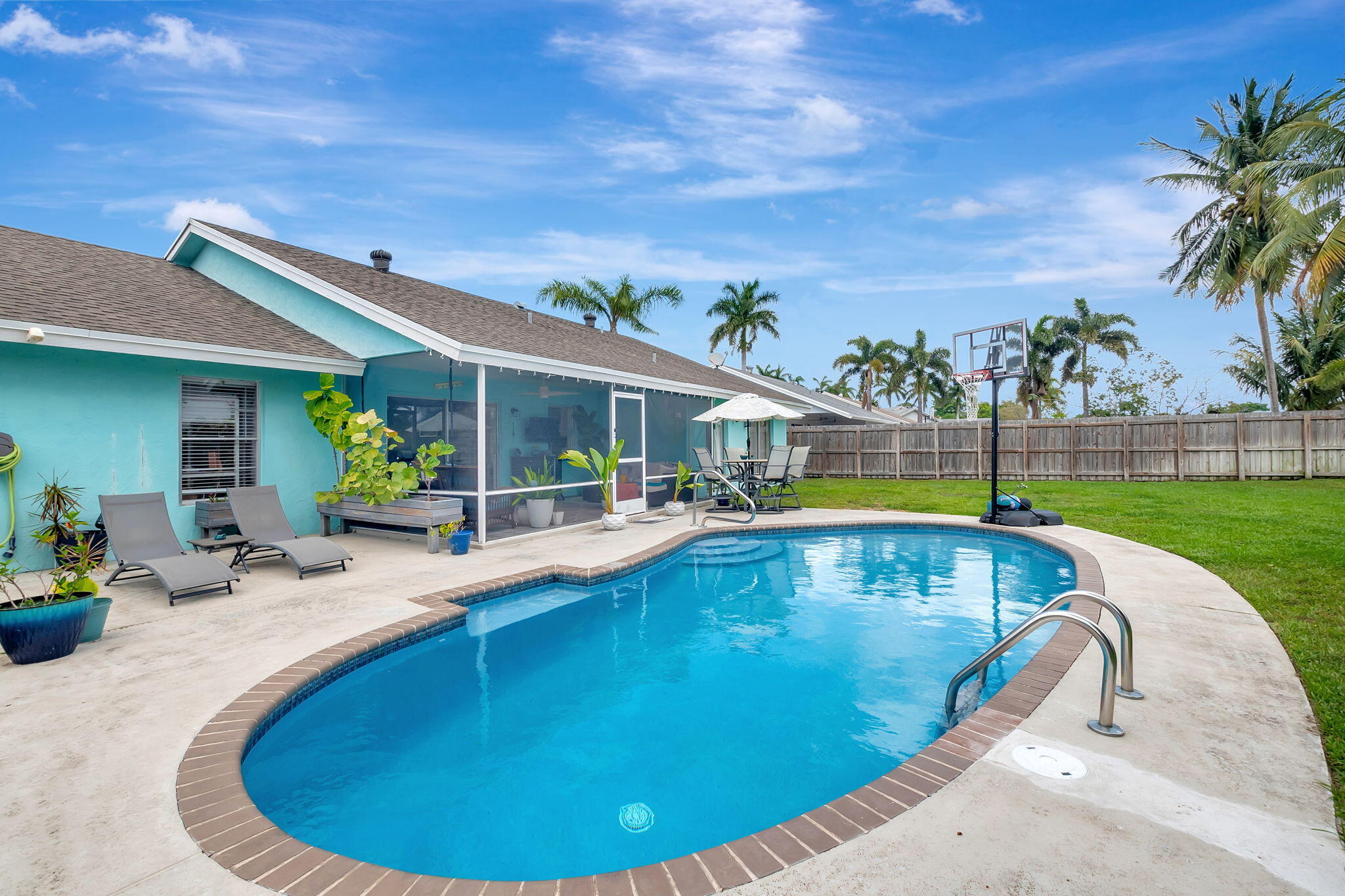 836 NW 9th Way