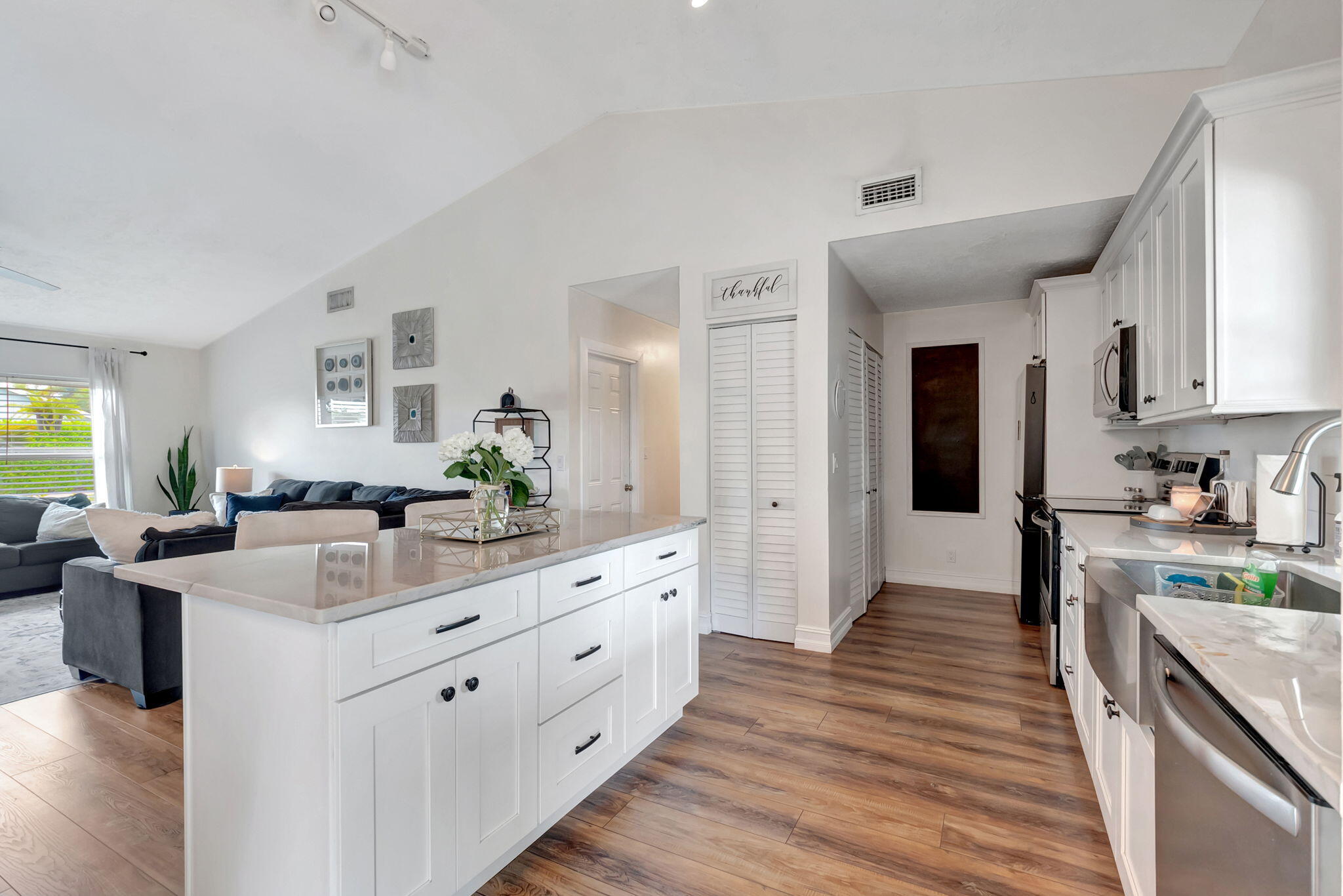836 NW 9th Way