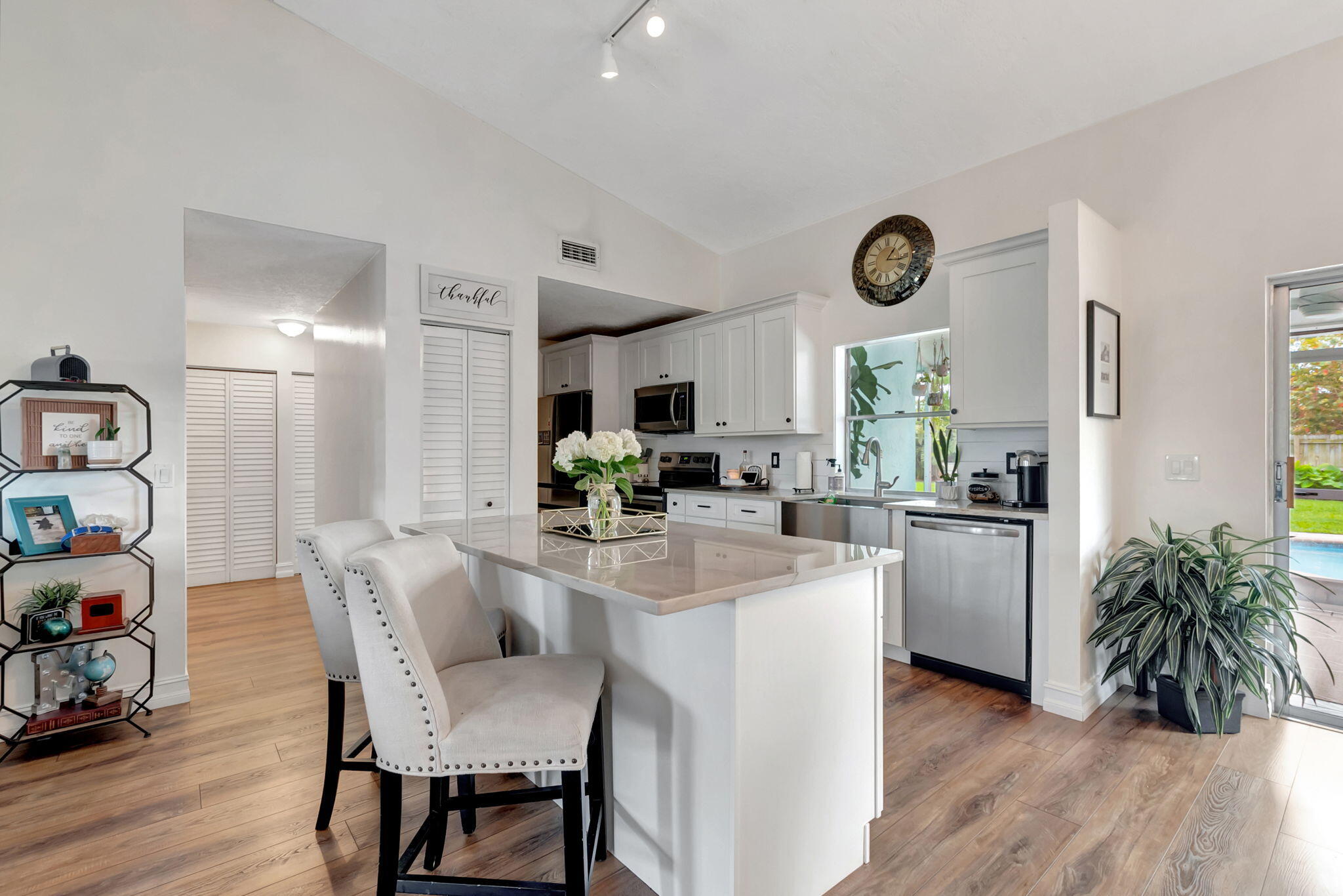 836 NW 9th Way