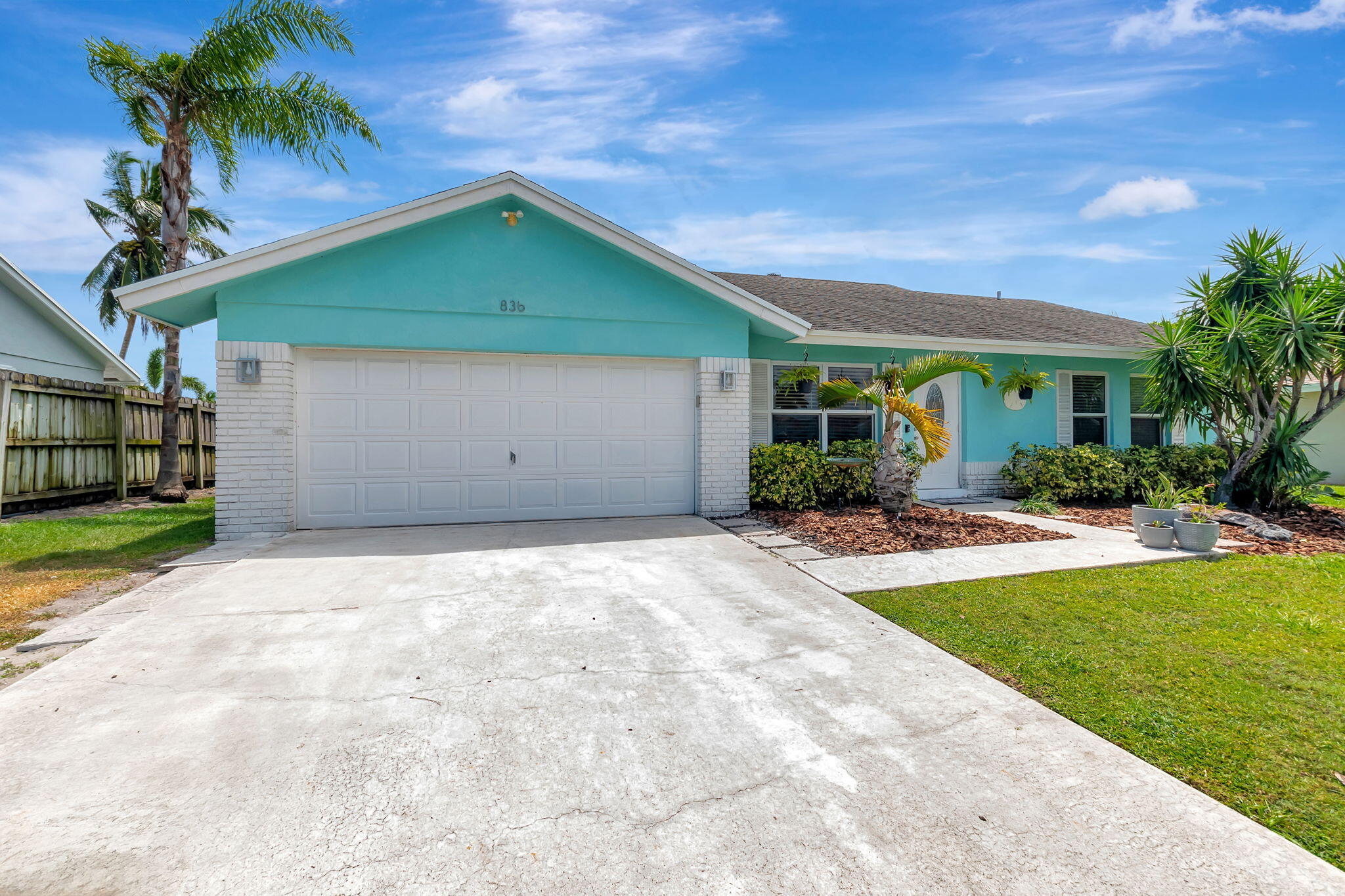 836 NW 9th Way