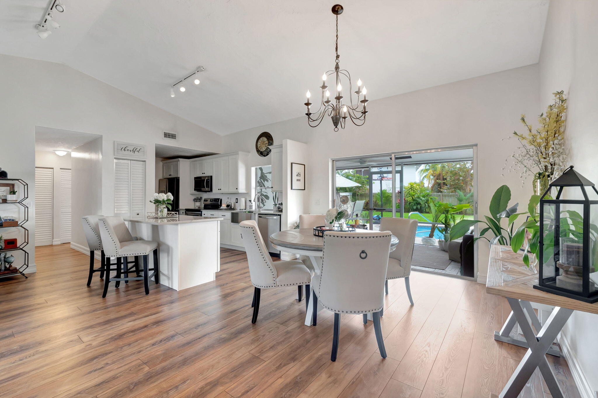 836 NW 9th Way