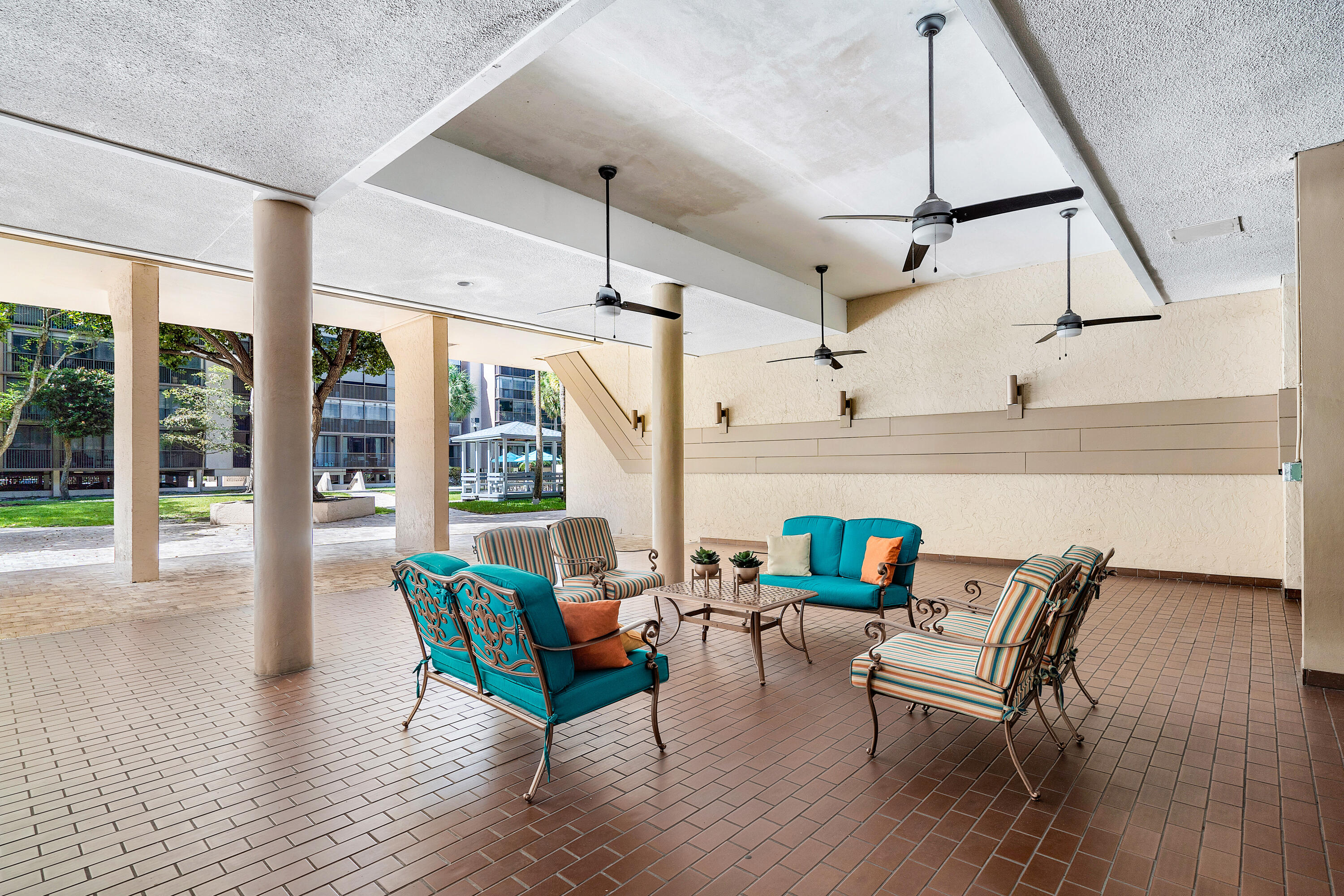 2818 N 46th Avenue K687