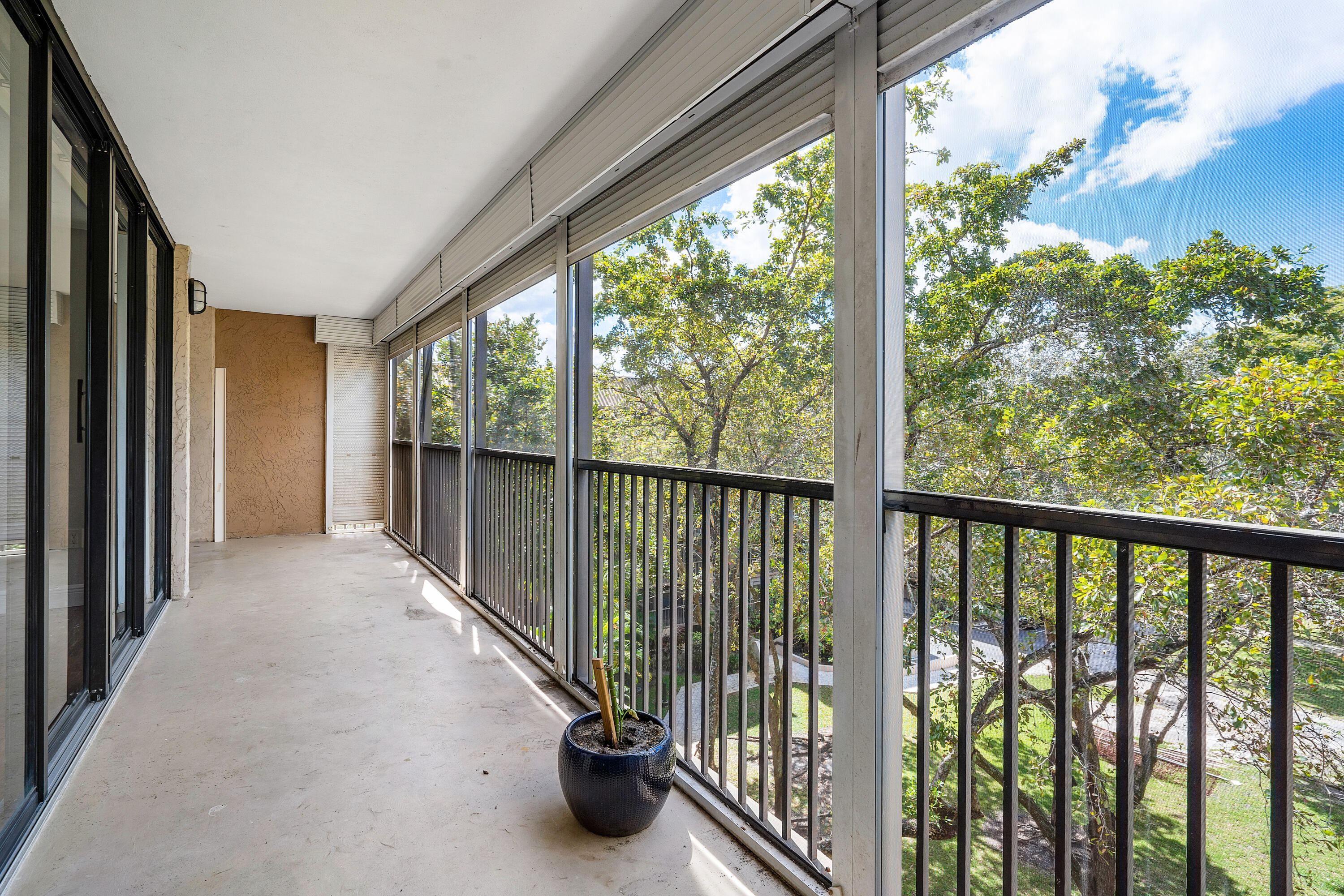 2818 N 46th Avenue K687