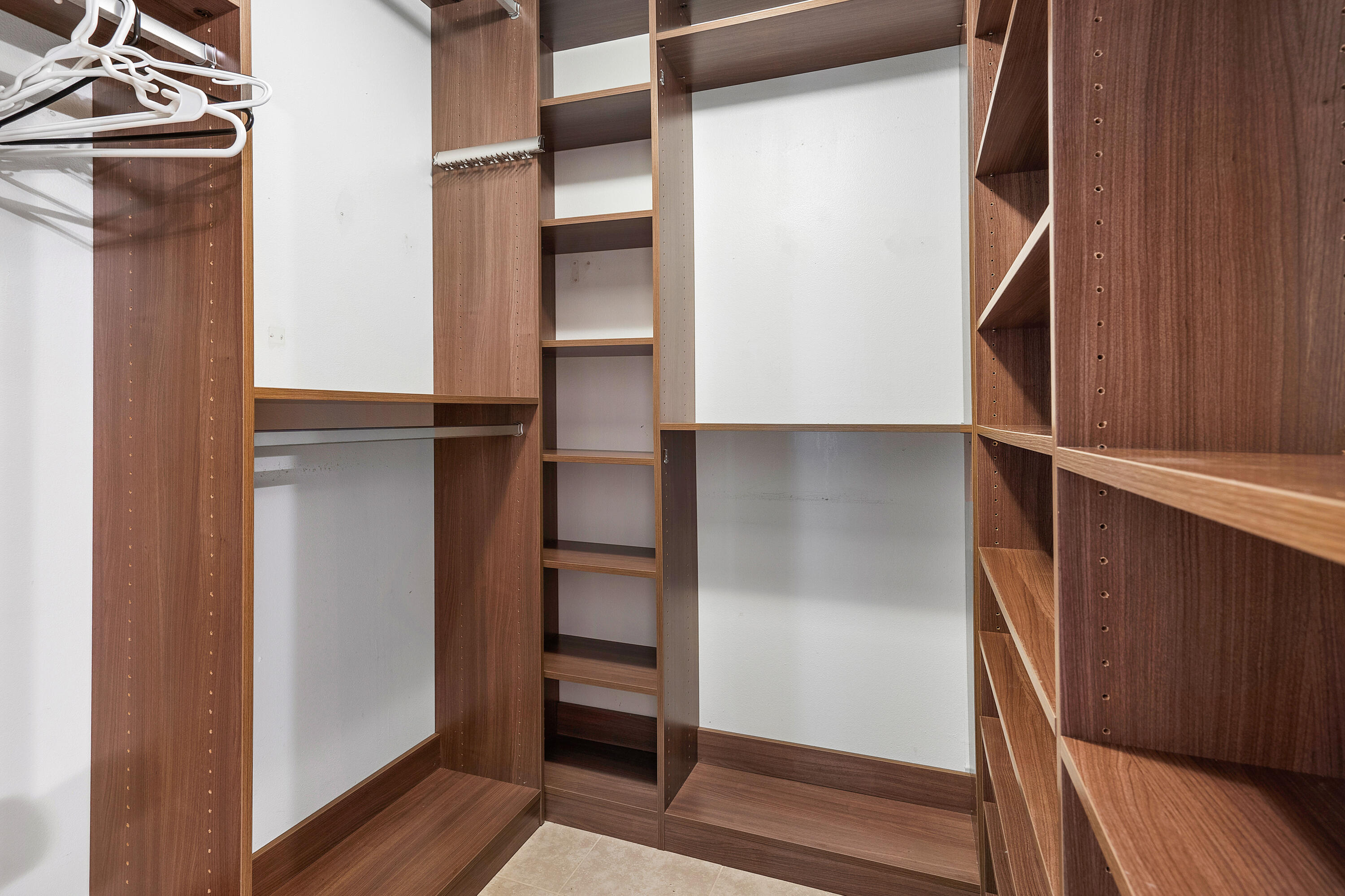 2818 N 46th Avenue K687