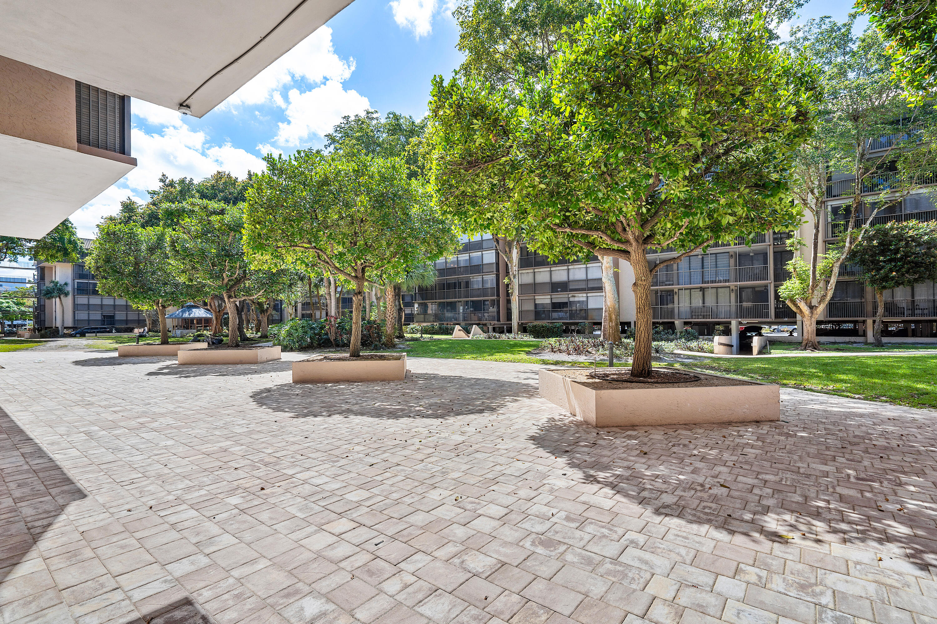 2818 N 46th Avenue K687