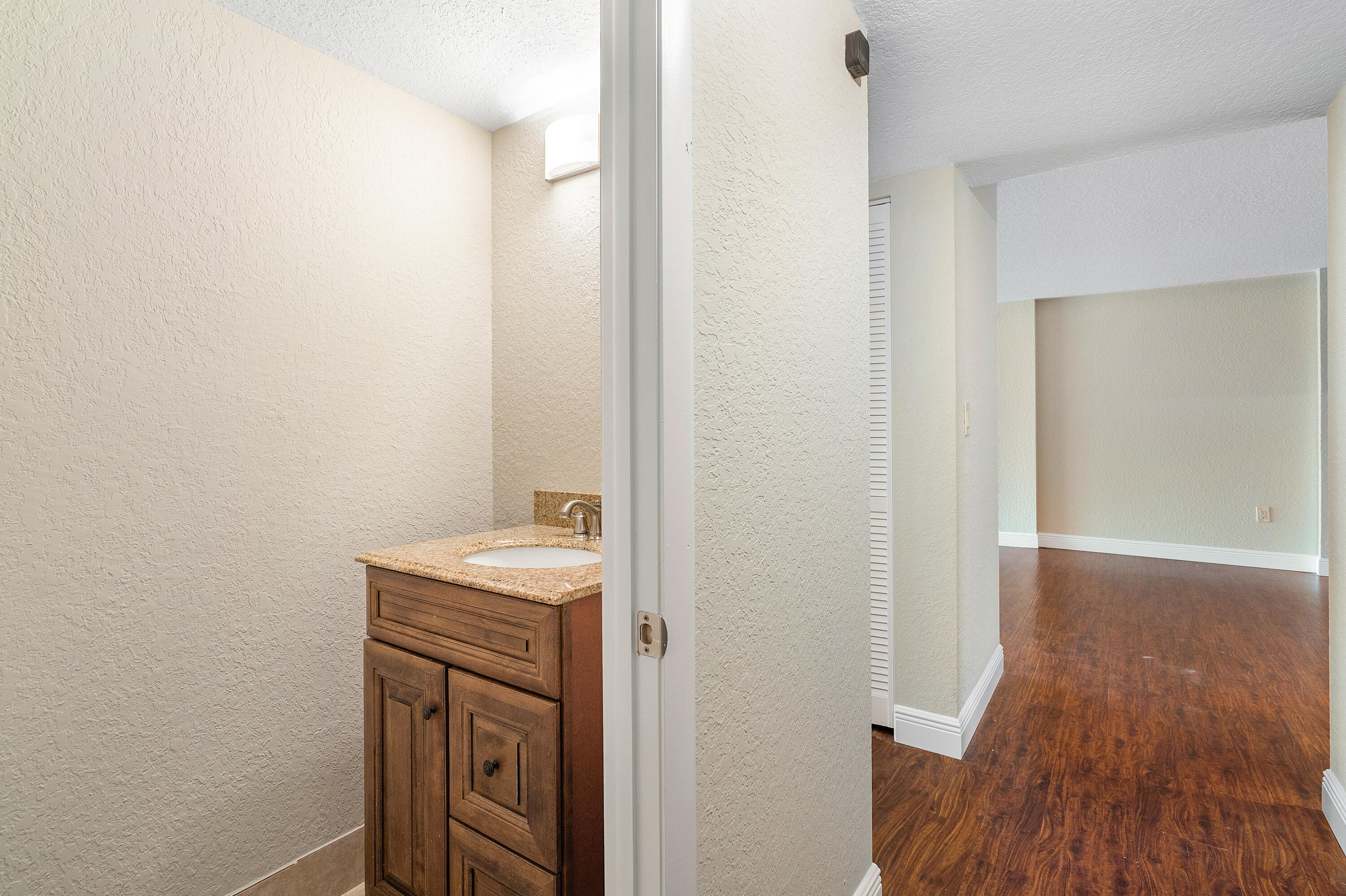 2818 N 46th Avenue K687