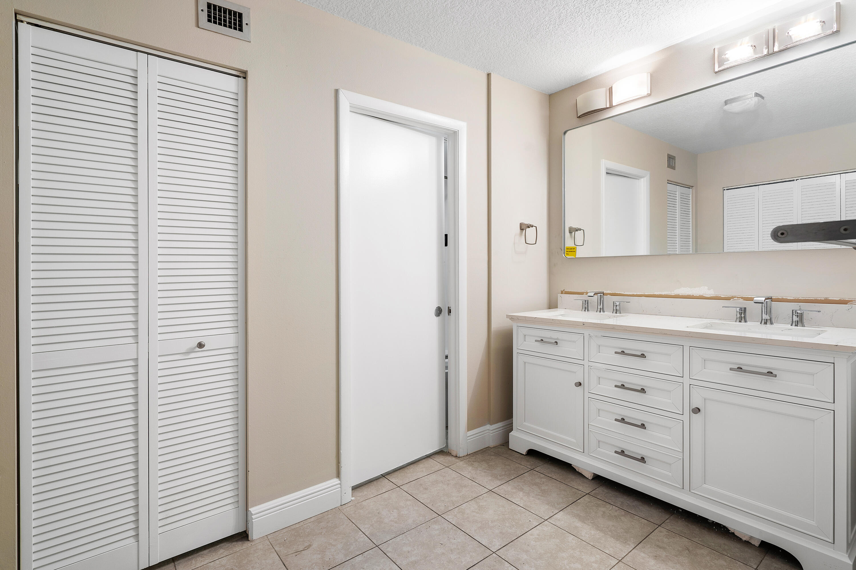 2818 N 46th Avenue K687