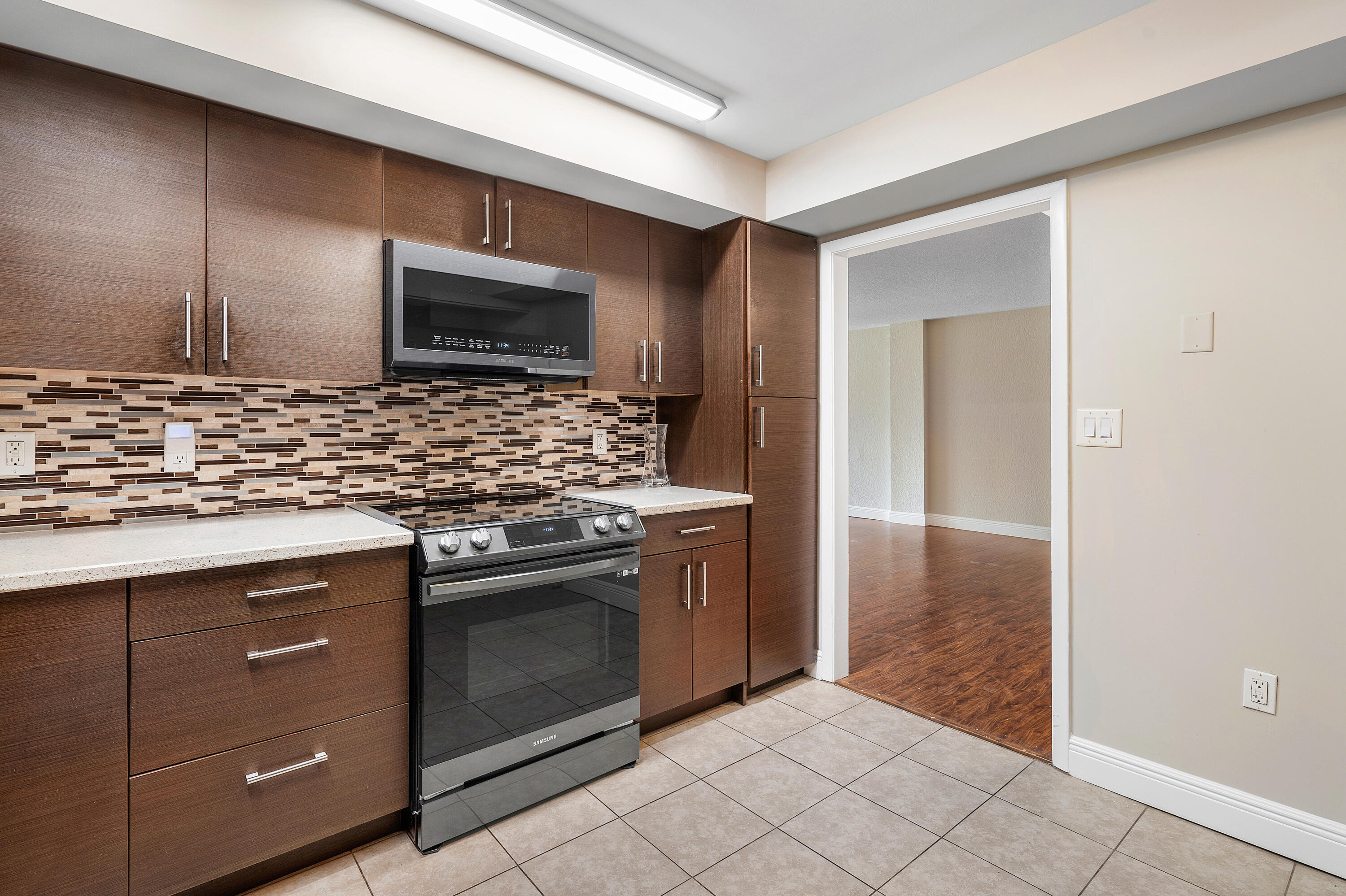 2818 N 46th Avenue K687