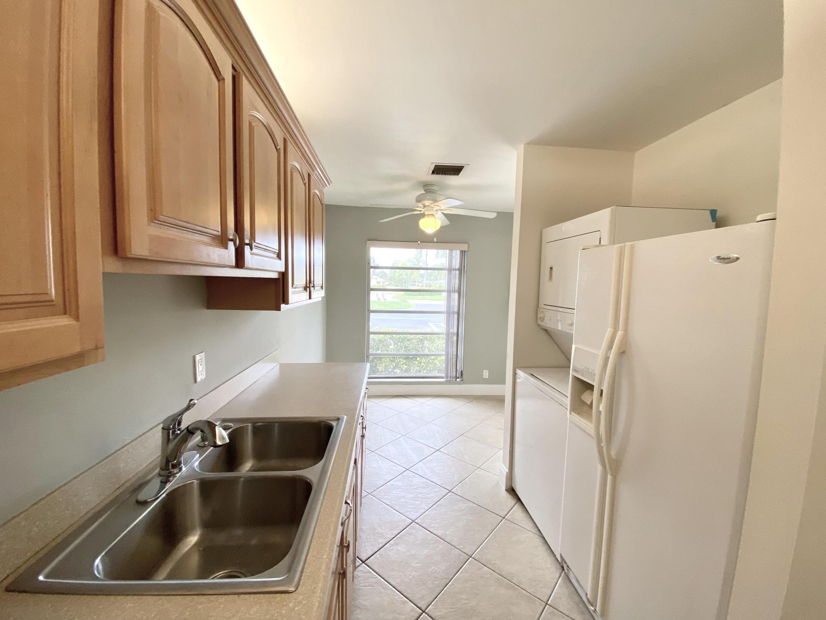 1041 Silk Oak Terrace A