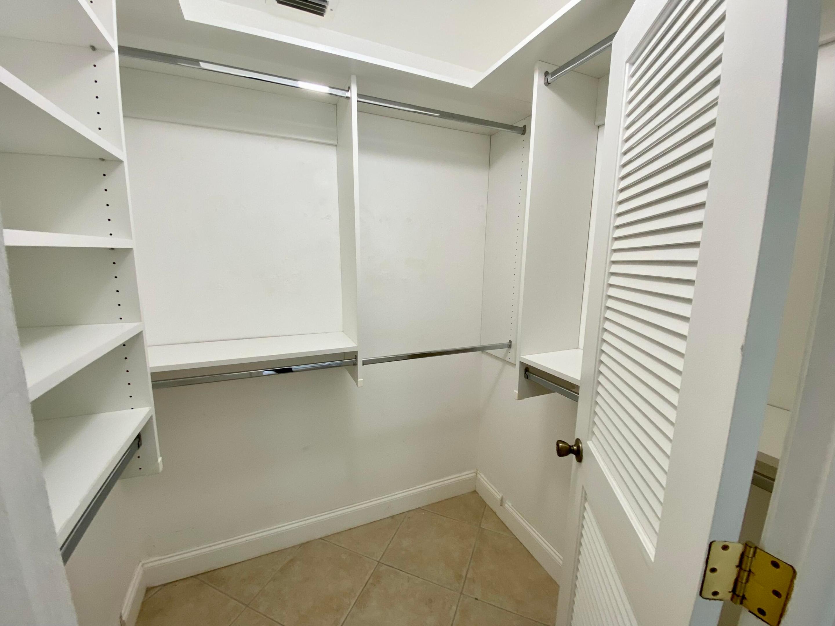 1041 Silk Oak Terrace A