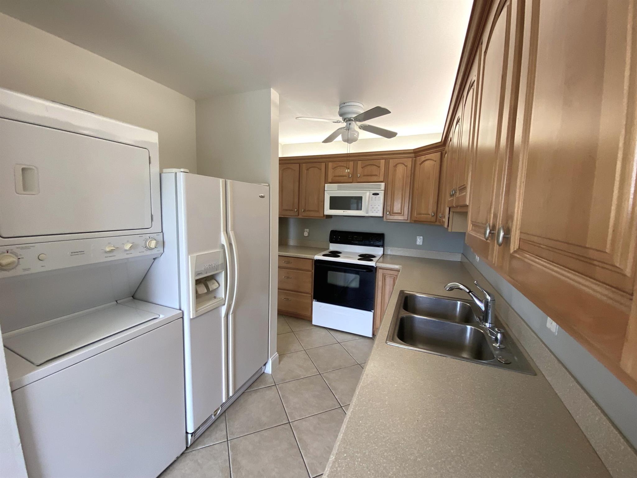 1041 Silk Oak Terrace A