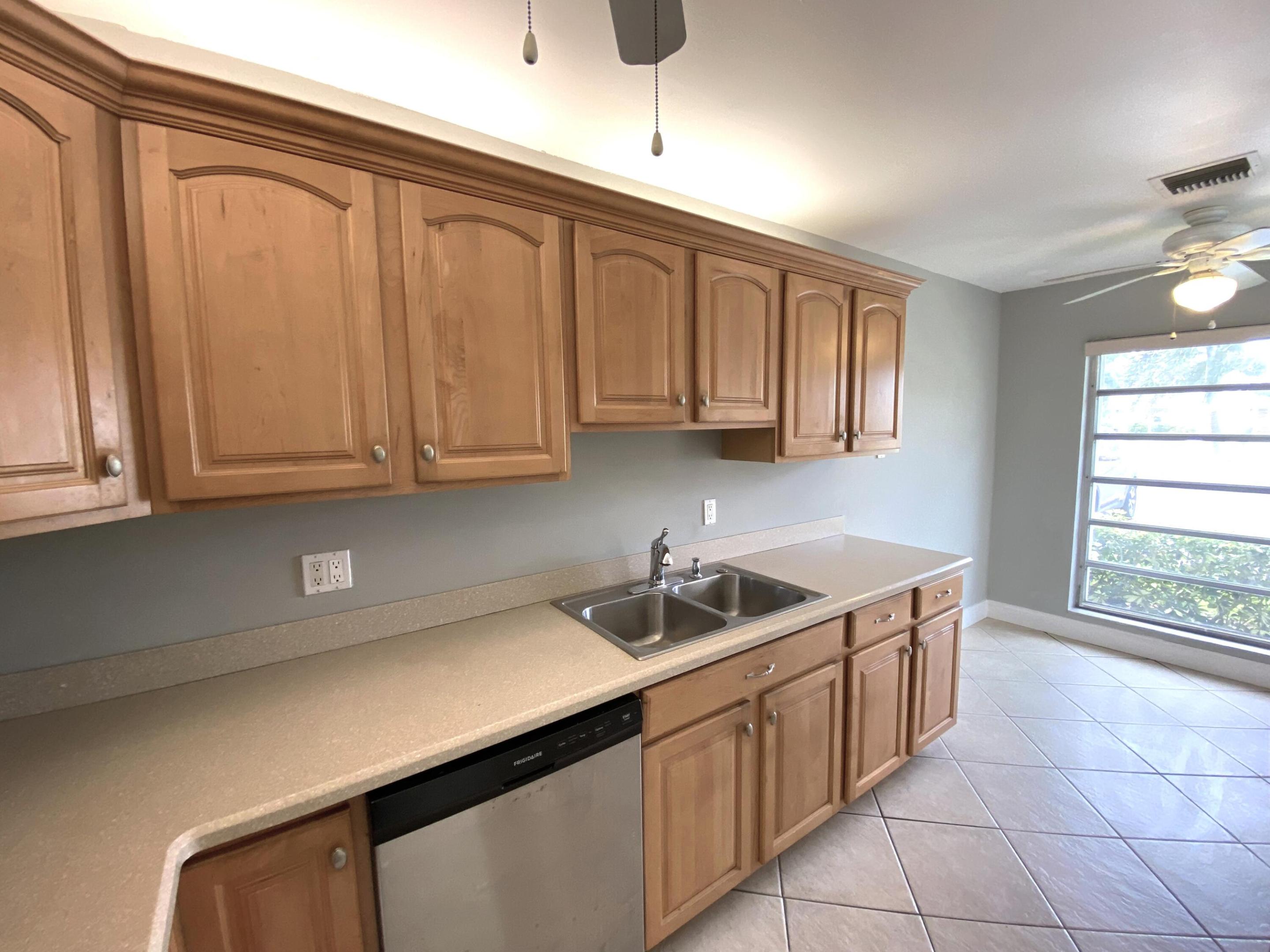 1041 Silk Oak Terrace A