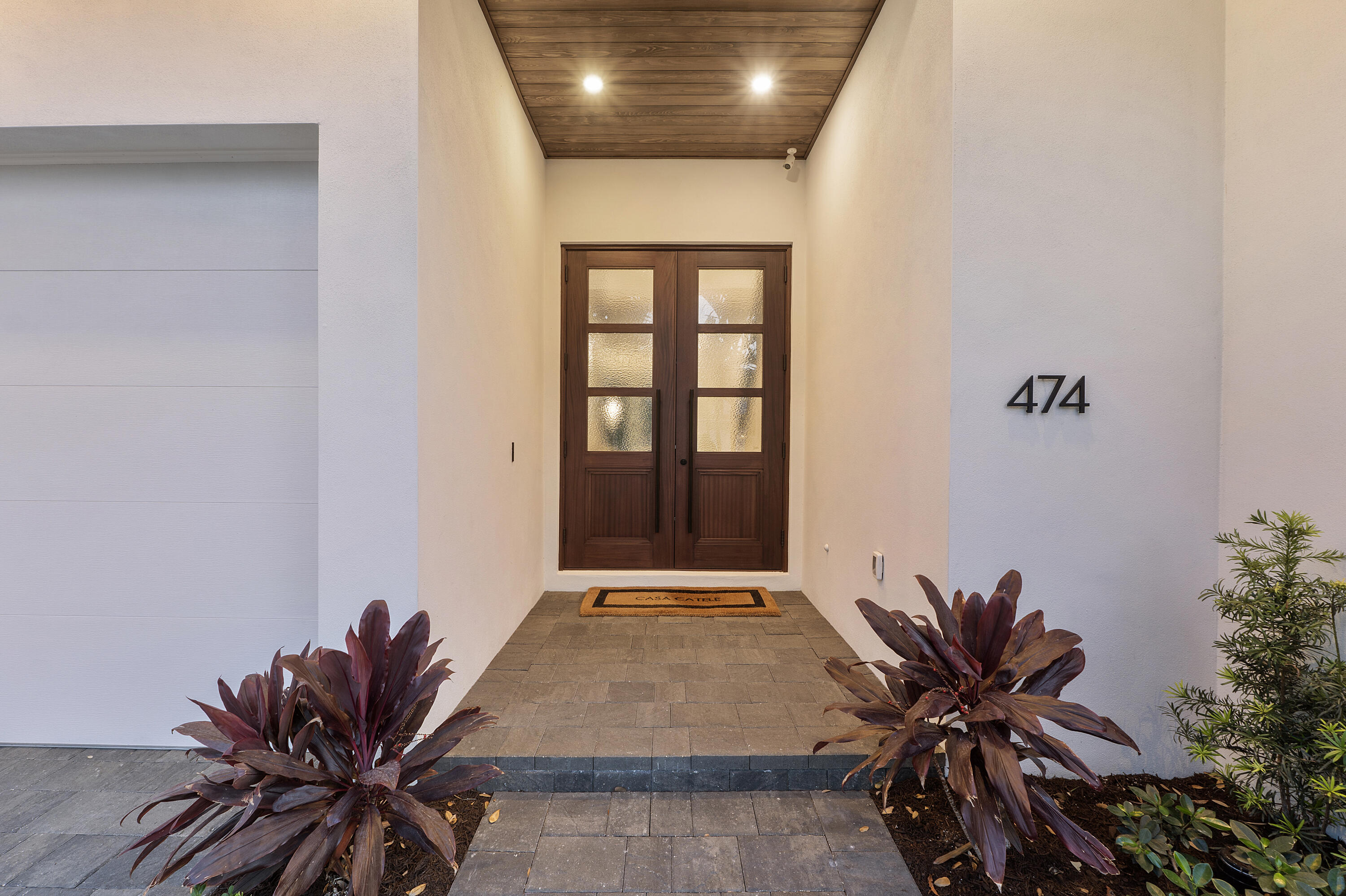 474 NE 3rd Street