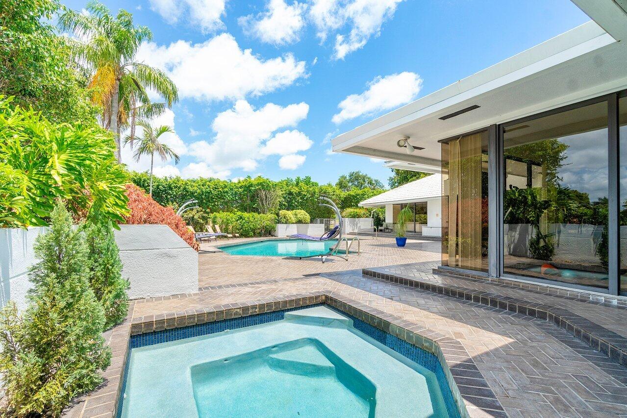 4665 Bocaire Boulevard