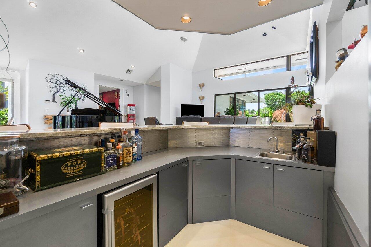 4665 Bocaire Boulevard