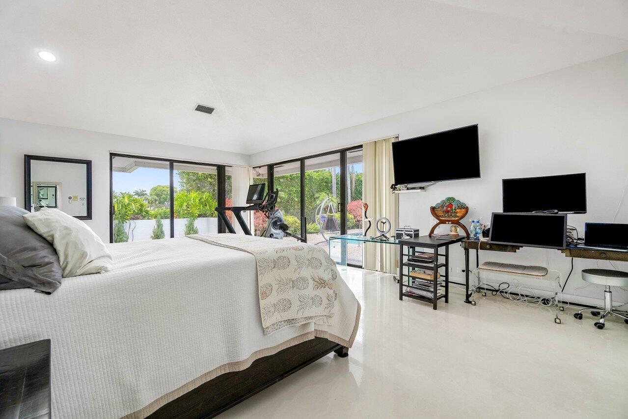 4665 Bocaire Boulevard