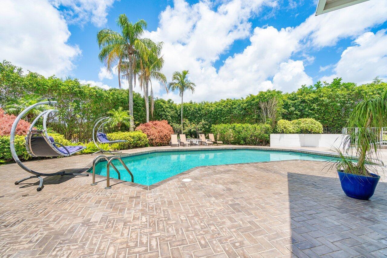 4665 Bocaire Boulevard