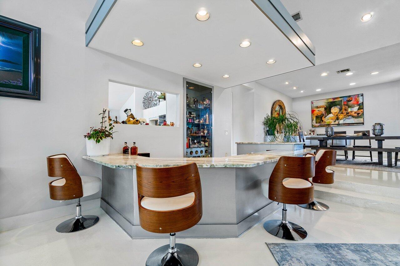 4665 Bocaire Boulevard