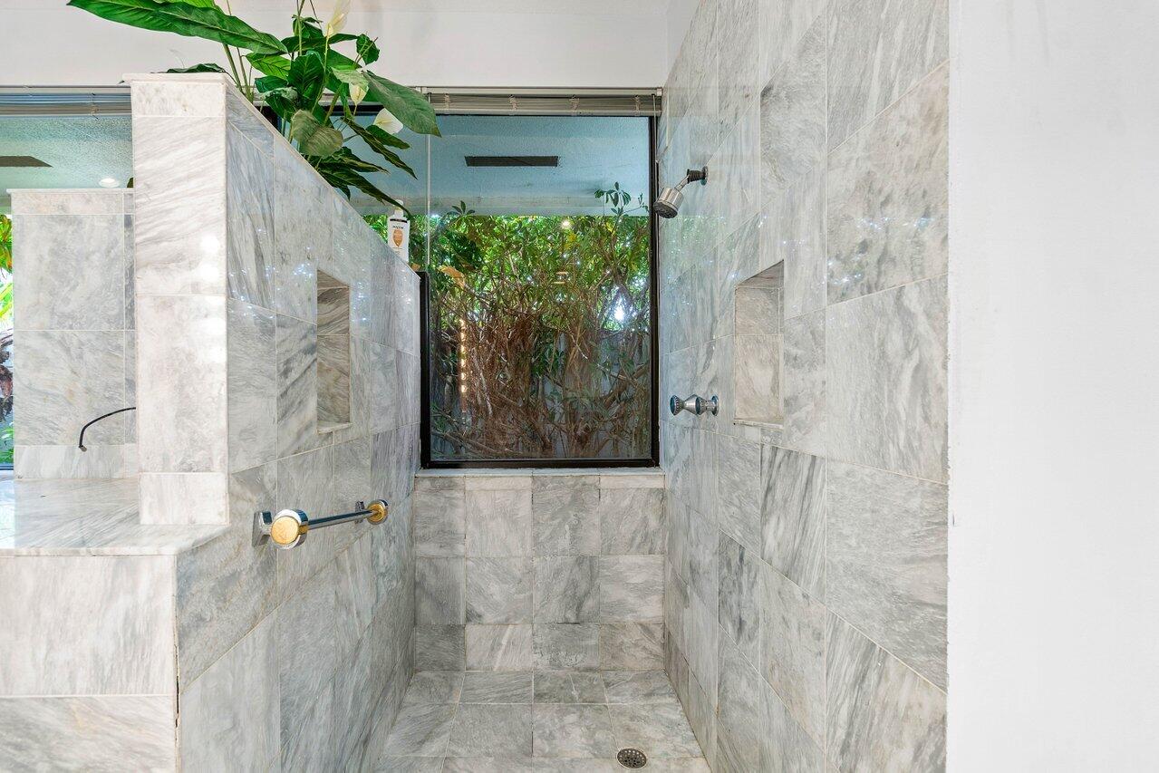 4665 Bocaire Boulevard