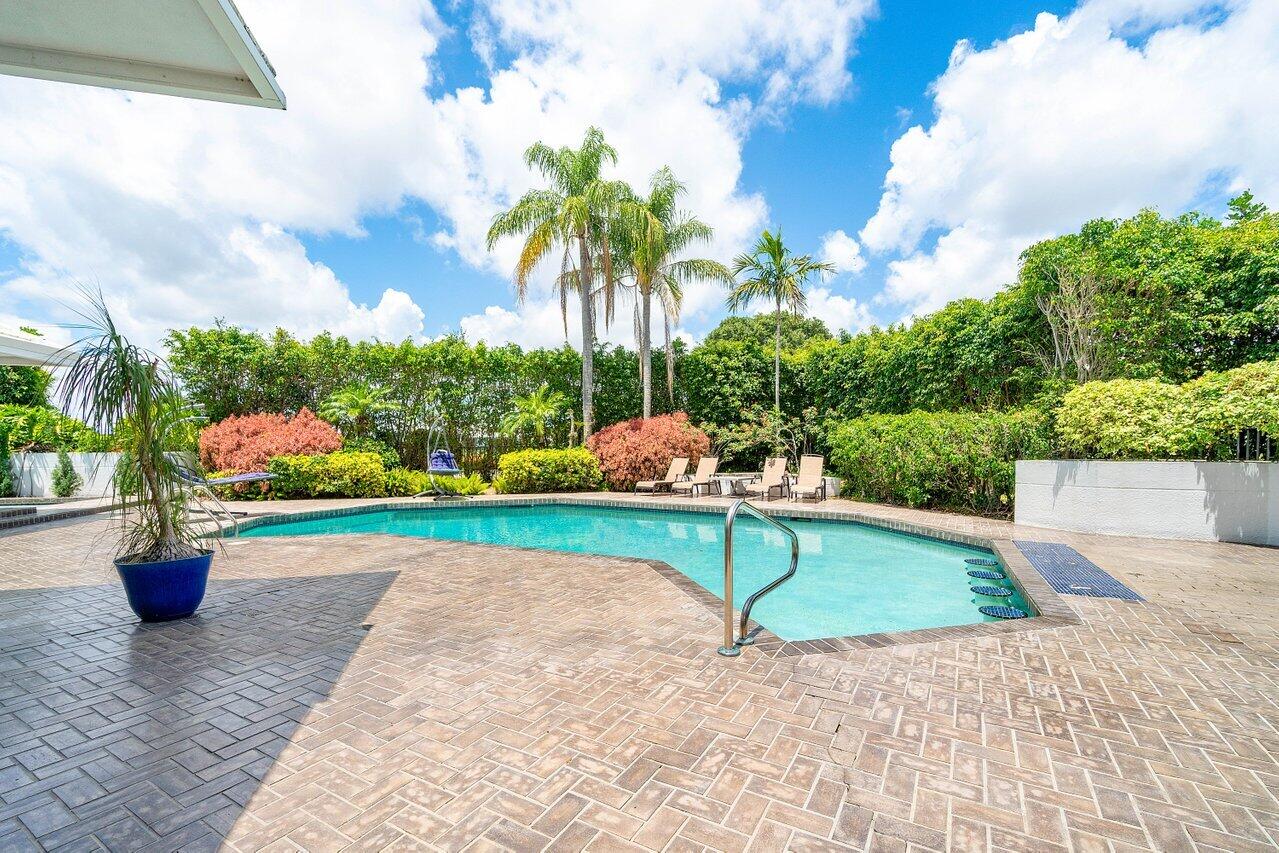 4665 Bocaire Boulevard