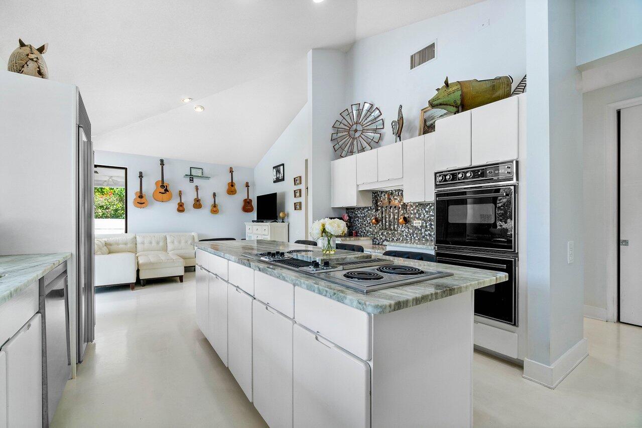 4665 Bocaire Boulevard