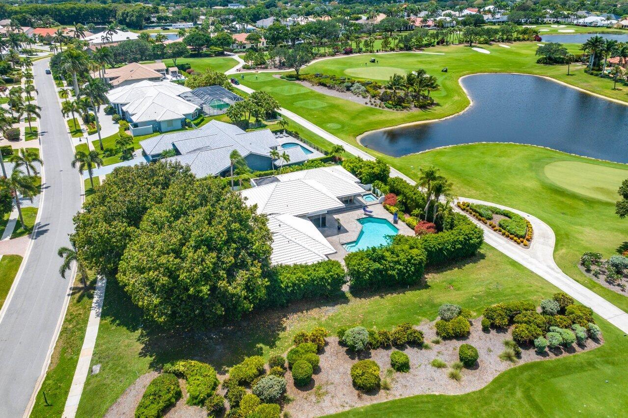 4665 Bocaire Boulevard