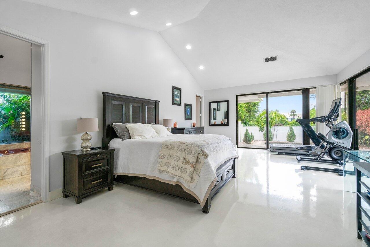 4665 Bocaire Boulevard