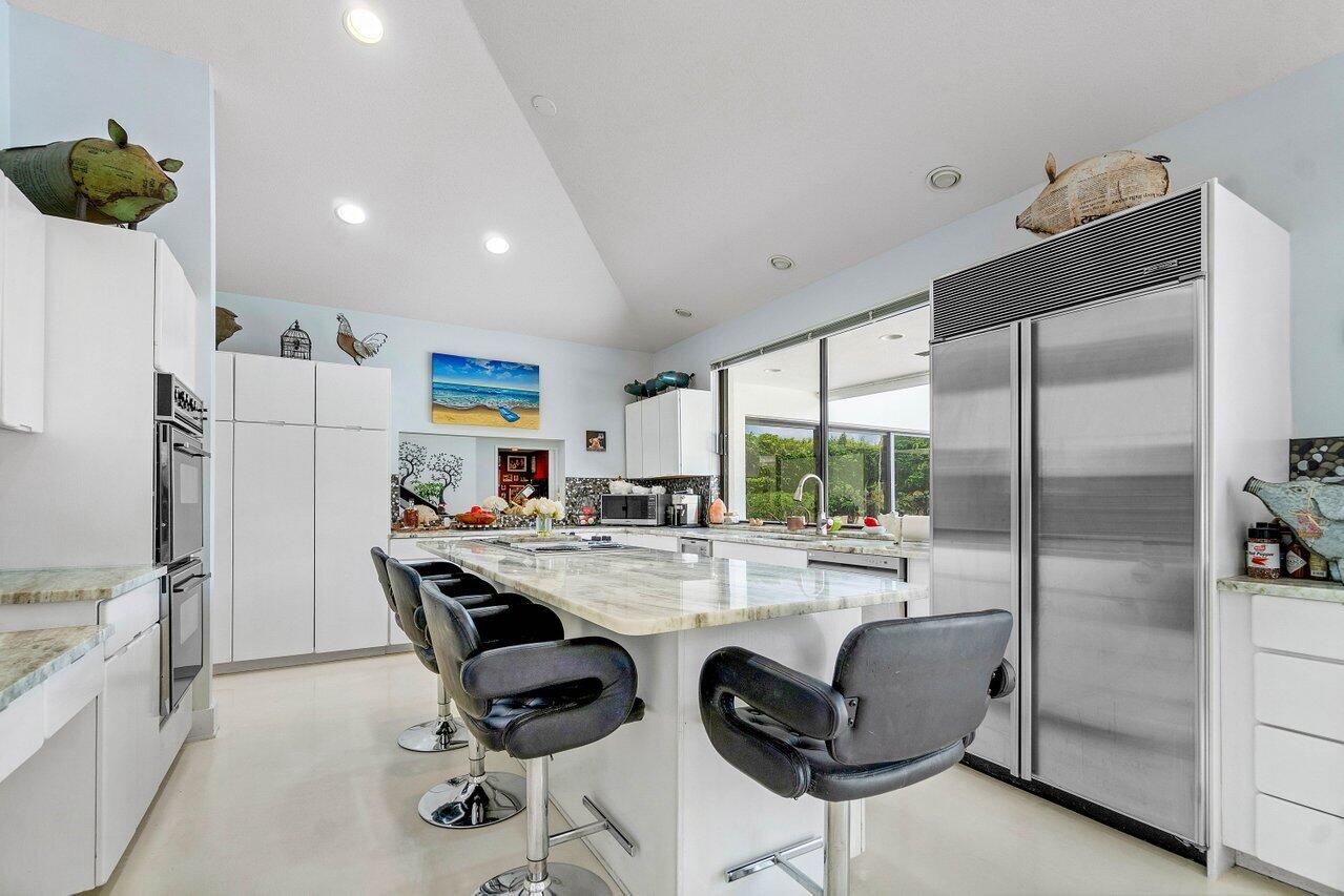 4665 Bocaire Boulevard