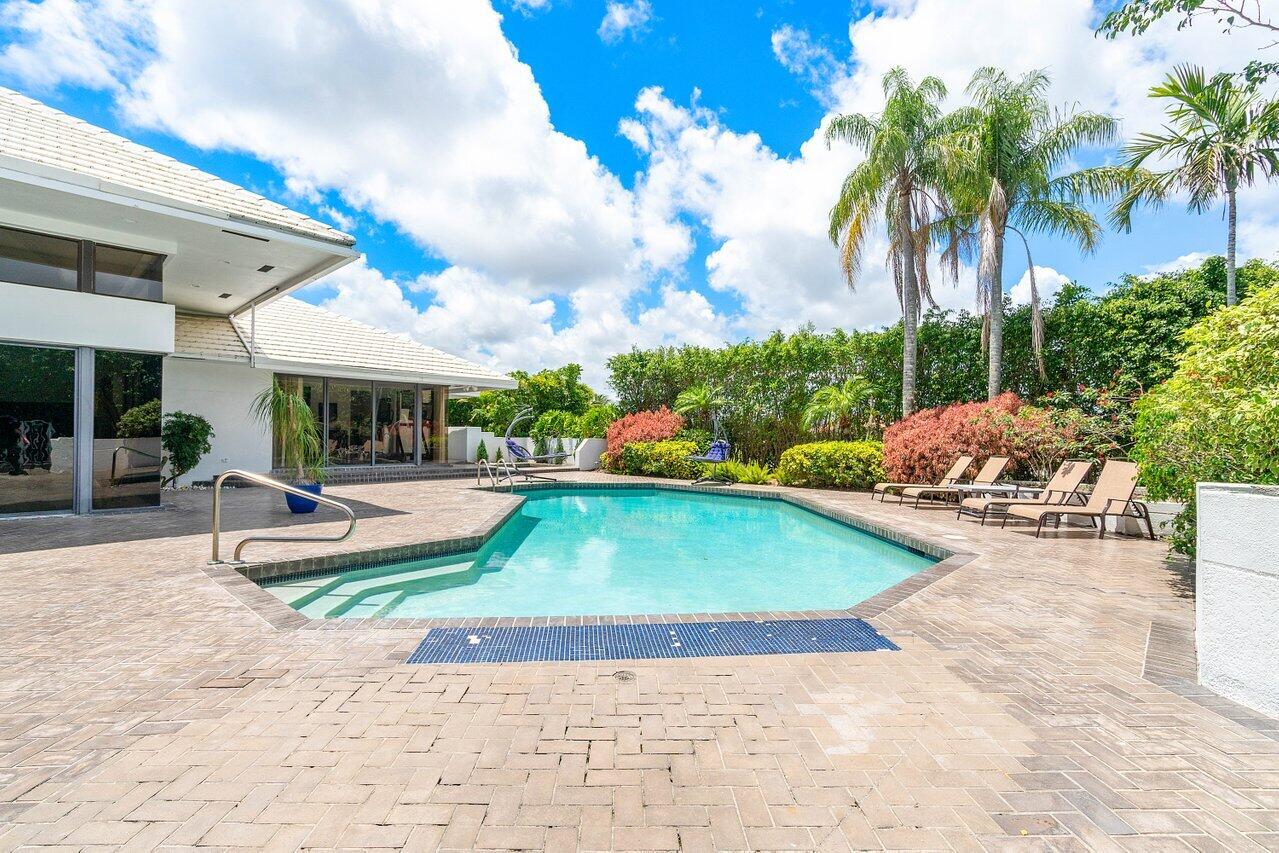 4665 Bocaire Boulevard