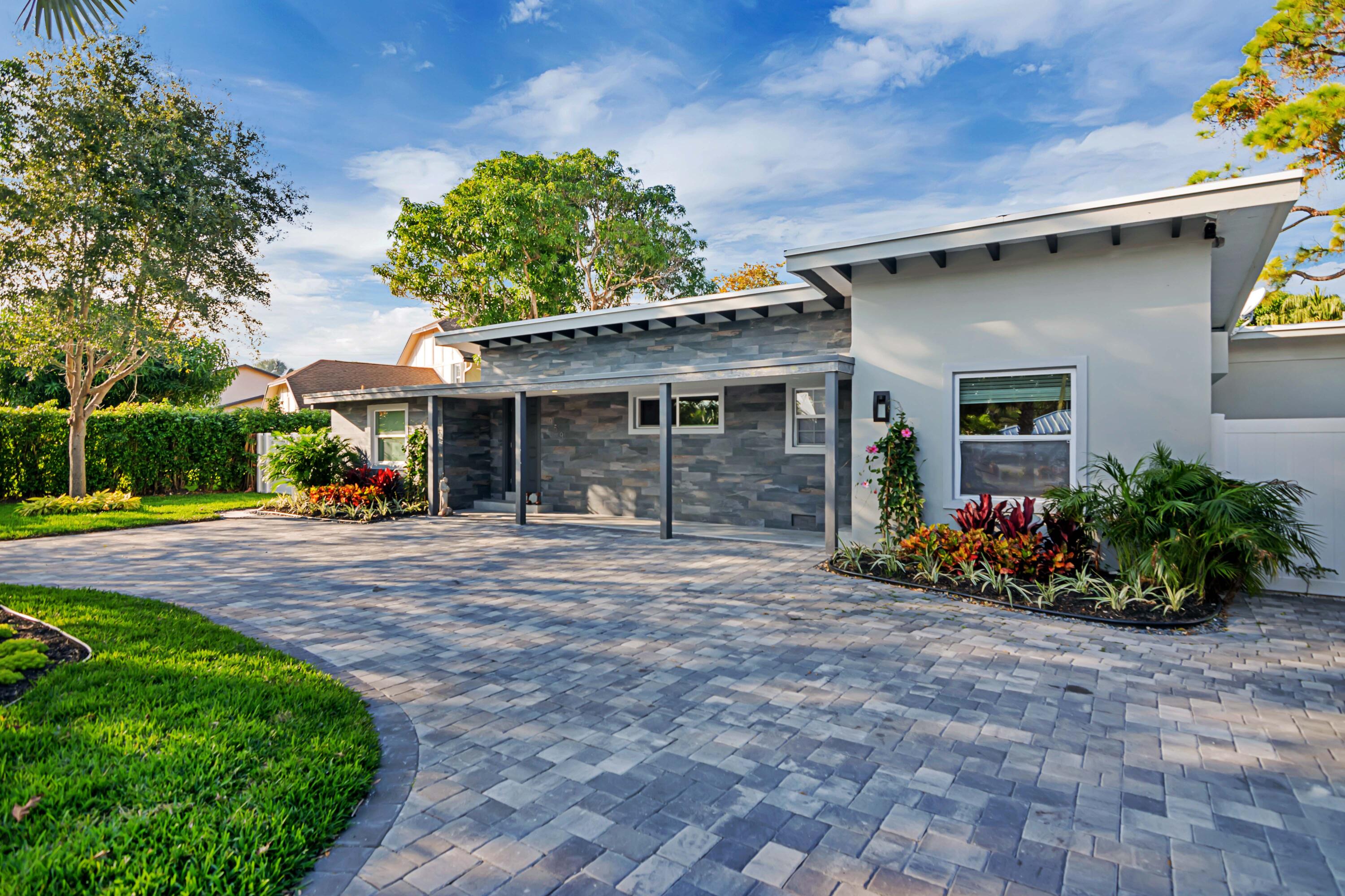 959 SW 18th Street W