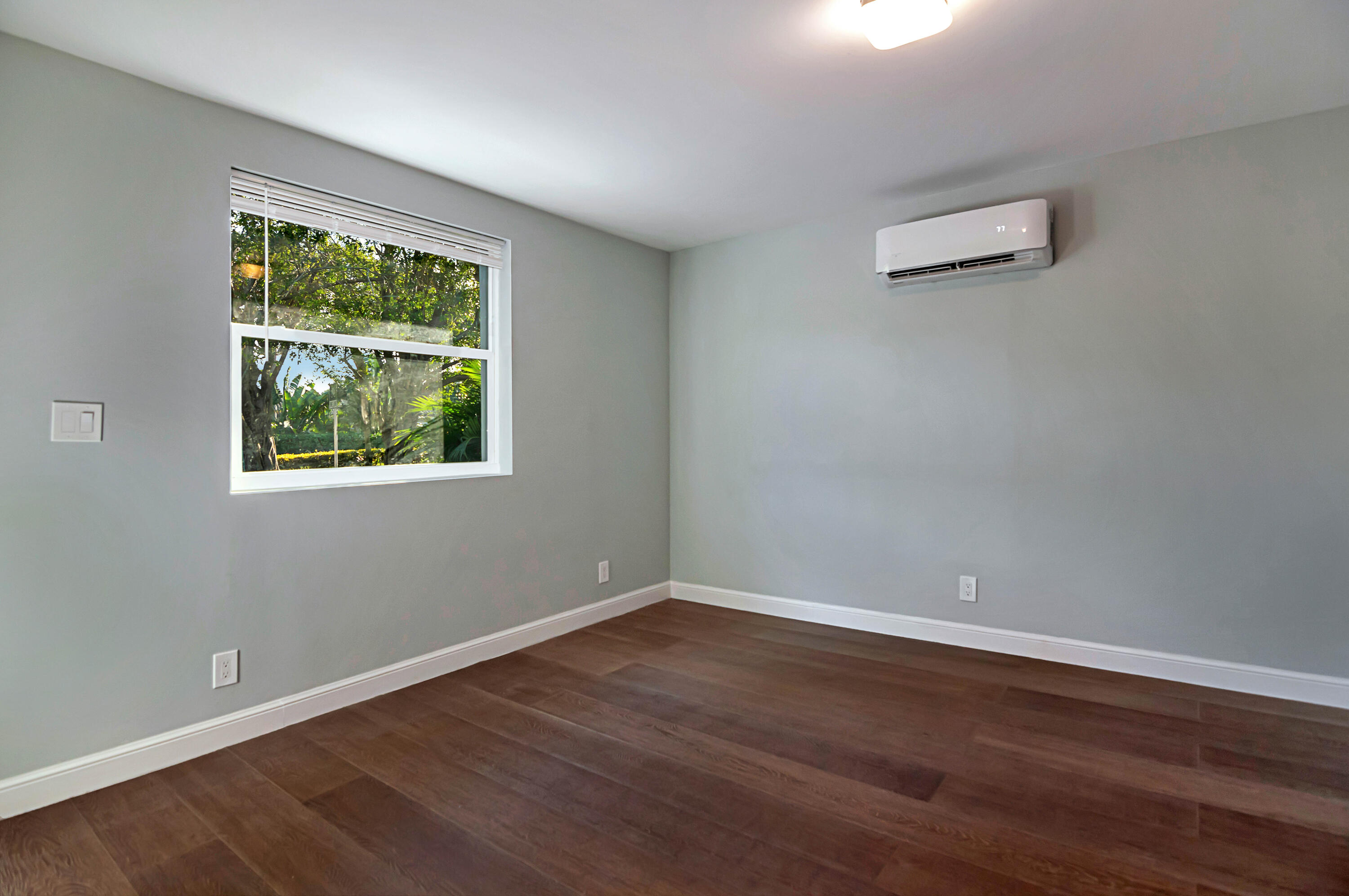 959 SW 18th Street W